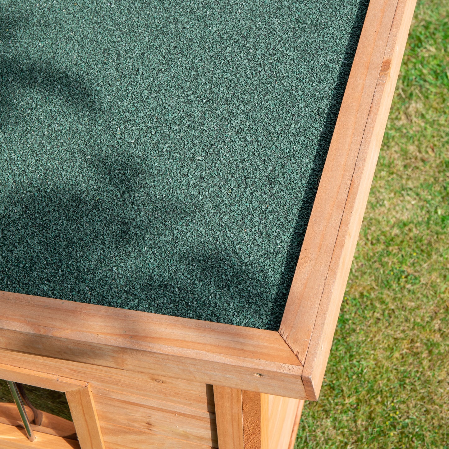 82cm x 1.16m Large Outdoor Garden Wooden Dog House Kennel with Window
