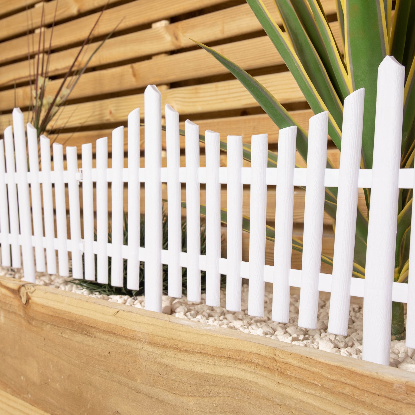 6 x 33cm 4 Piece Set White Wood Effect Picket Fence Garden Edging
