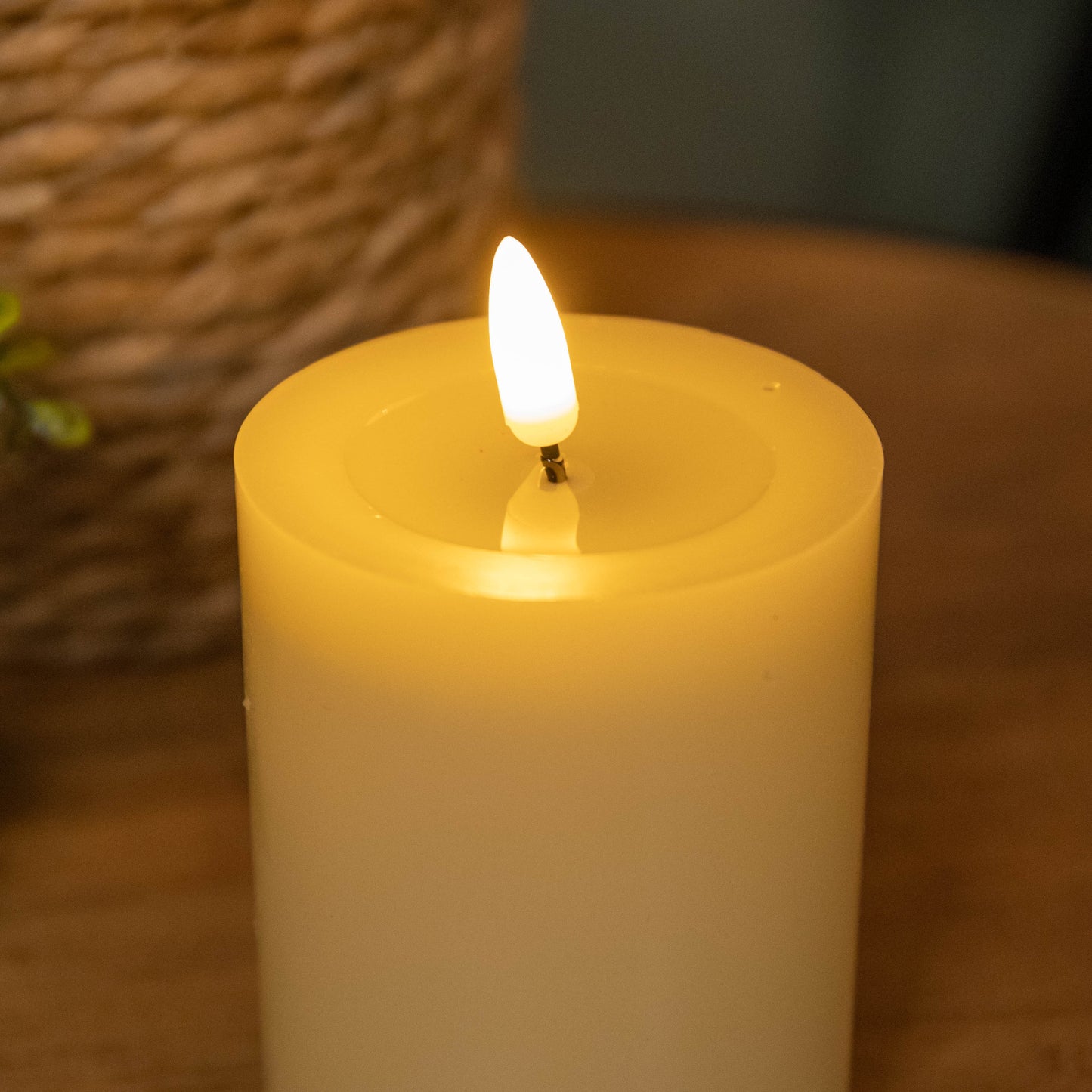 7.5cm x 10cm Cream Wax Melted Pool Effect Candle with Timer Function and Warm White LED