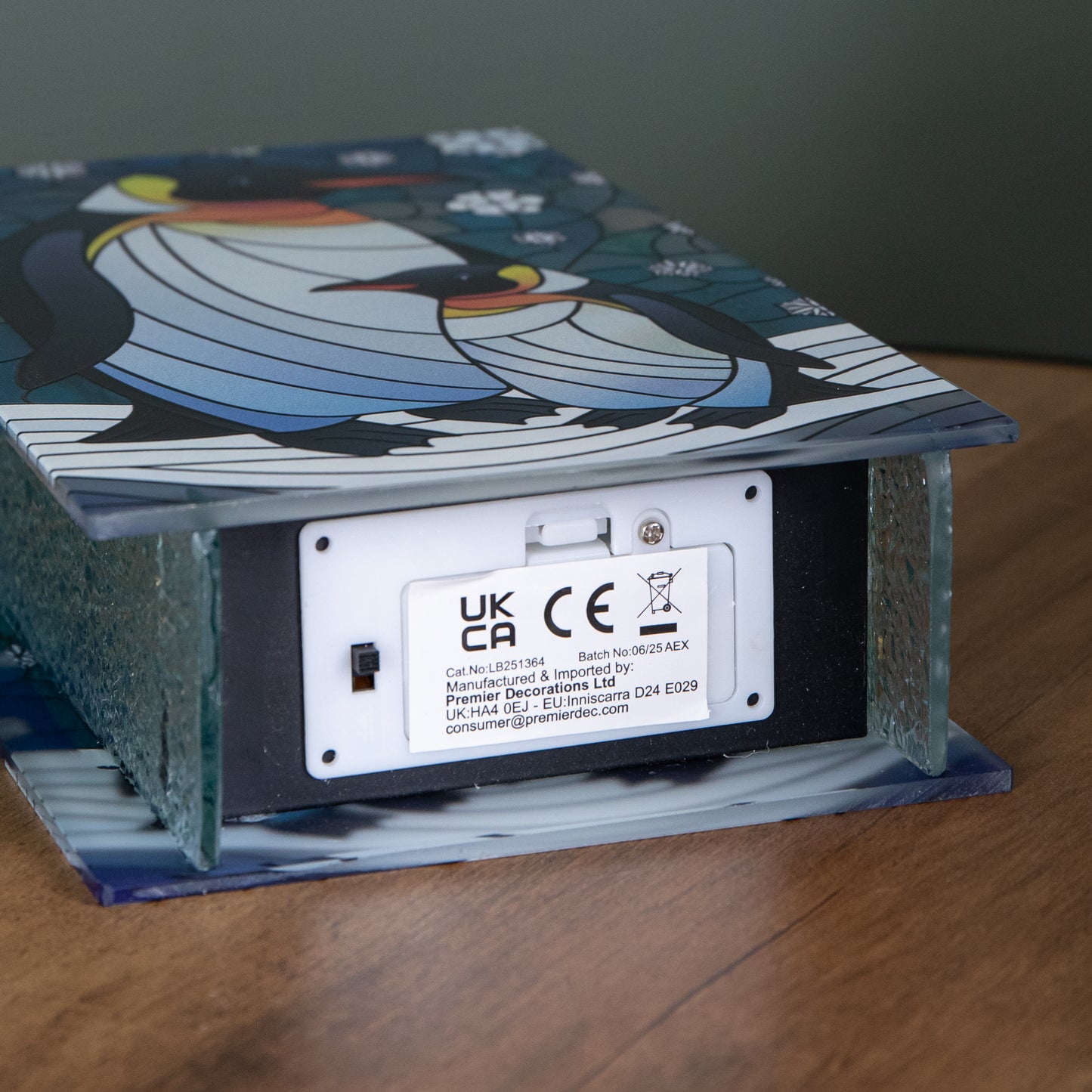 21cm Battery Operated Light up Double Sided Stained Glass Mother & Baby Penguin Decoration with LEDs