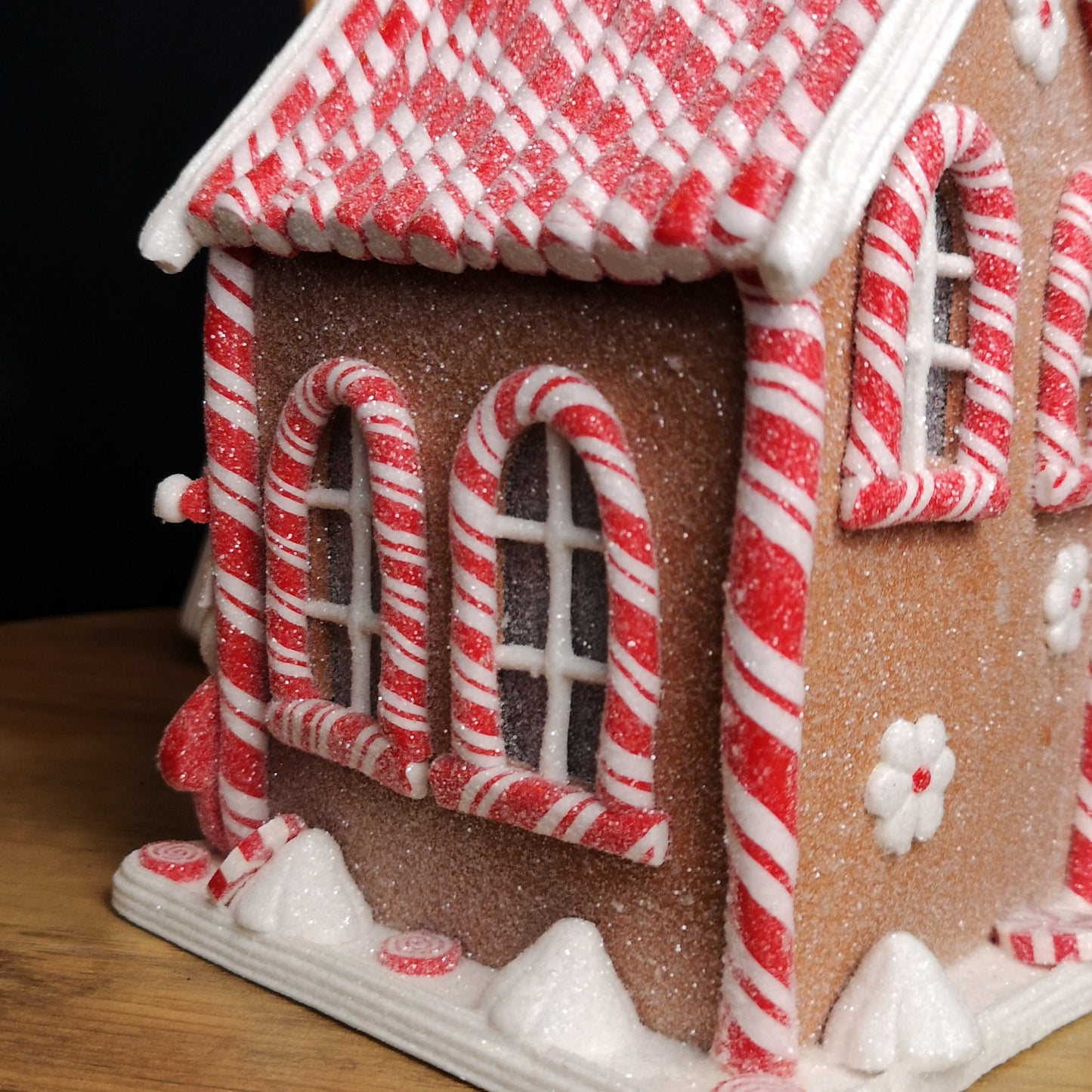 20cm Battery Operated LED Gingerbread Santa Candy Cabin Christmas Decoration