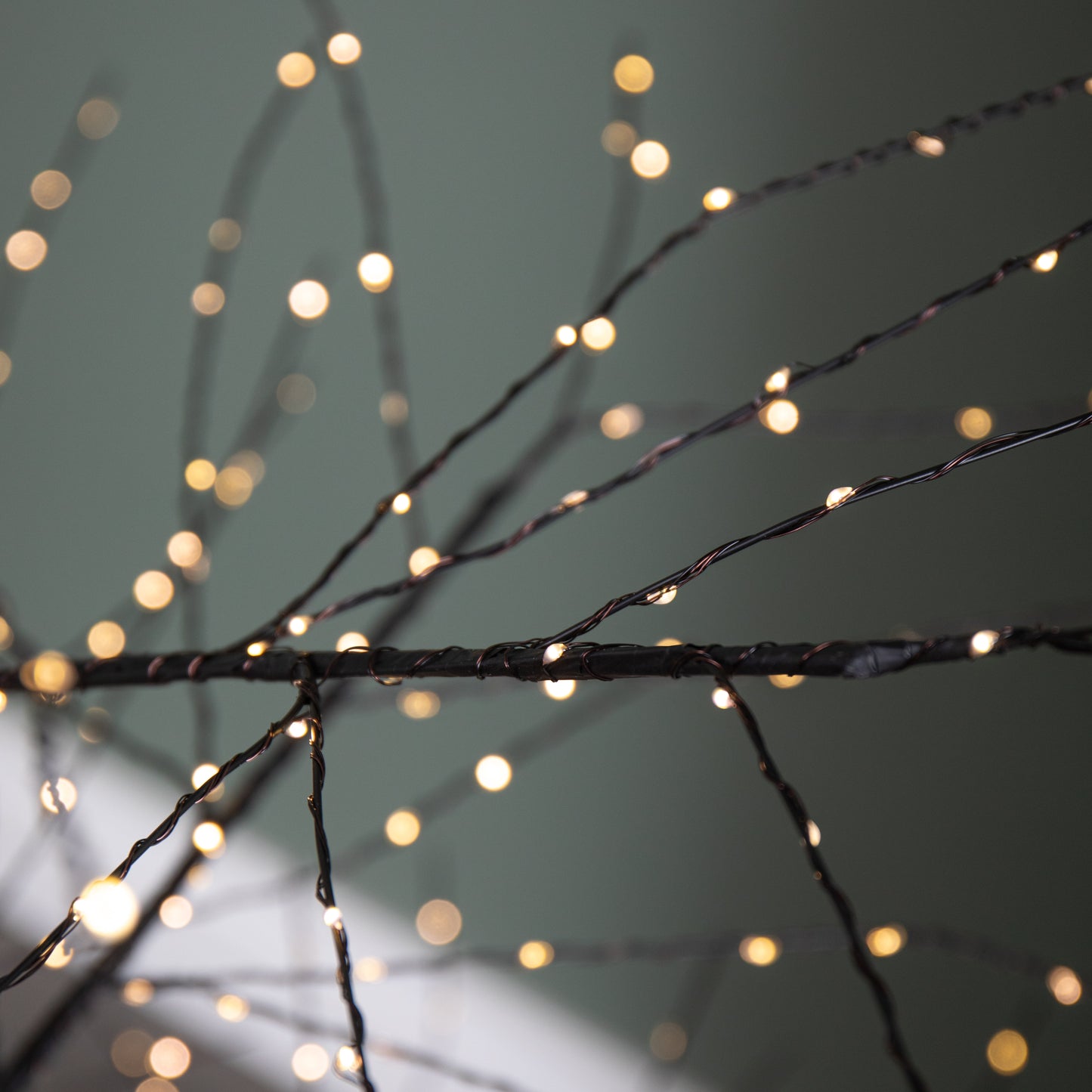 5ft (1.5m) Tall Light up Black Micro Dot Christmas Tree with 800 Warm White LEDs and Remote Control