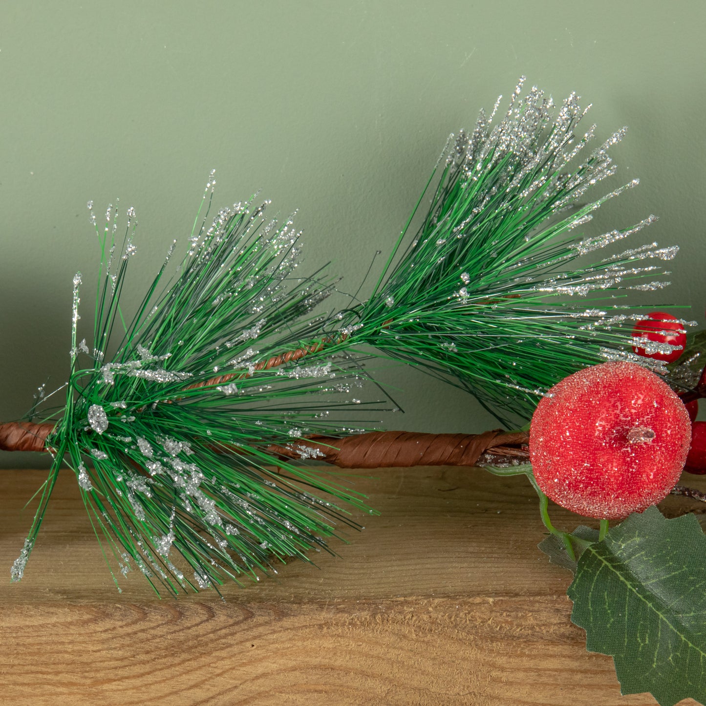 1.5m (150cm) Christmas Garland with Red Berries, Frosted Apples and Pinecones