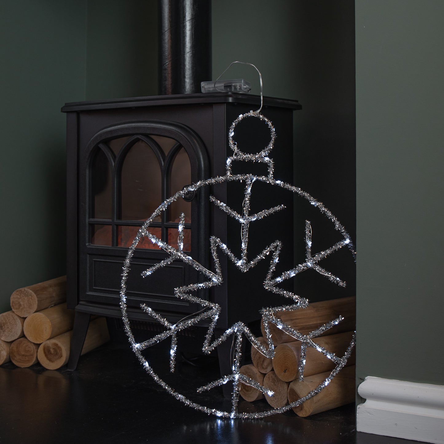 49cm Battery Powered Light up Silver Christmas Snowflake Ball with Twinkling LEDs