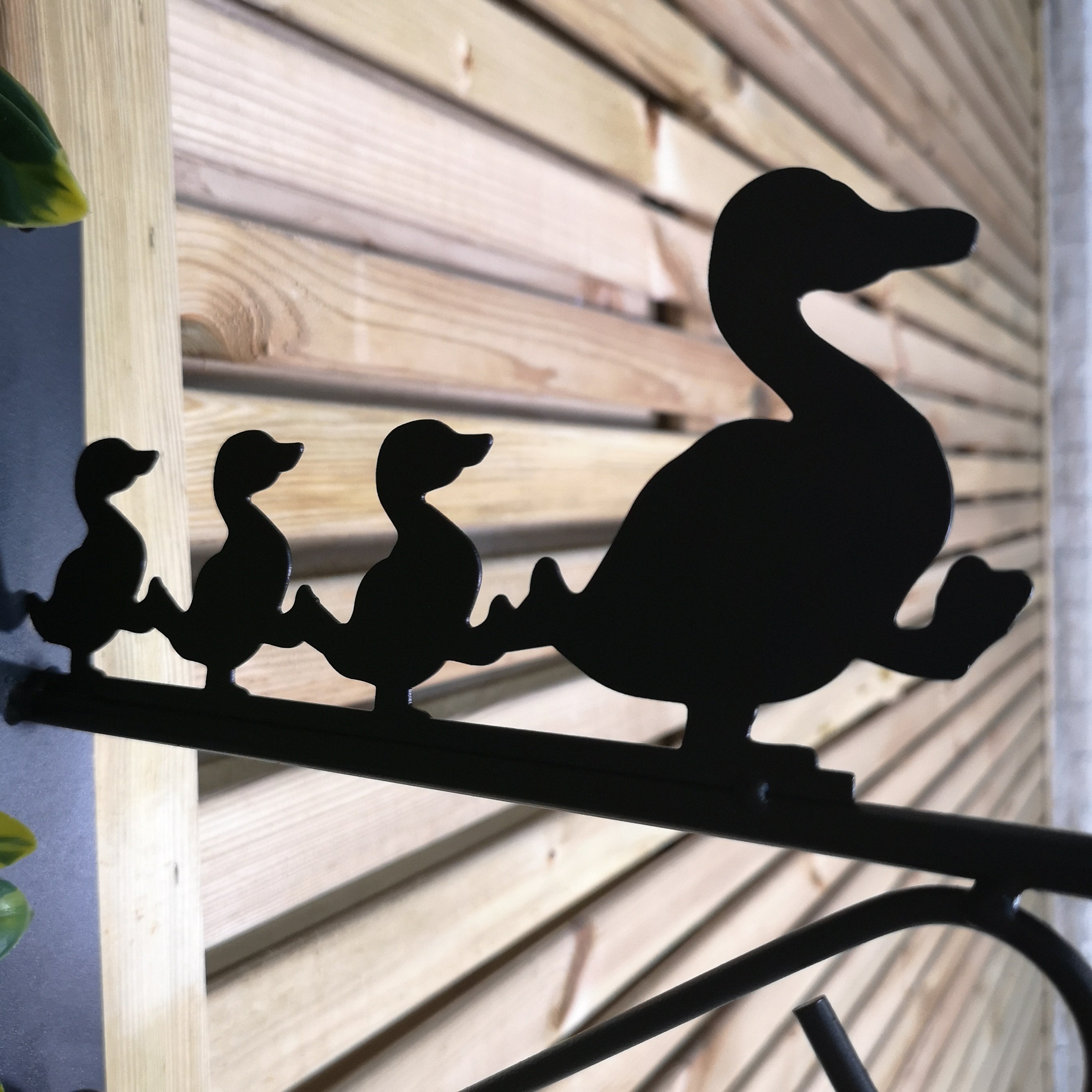 Handcrafted Metal 30cm Black Wall Duck Bracket Hook For Garden Hanging Basket Bird Feeder