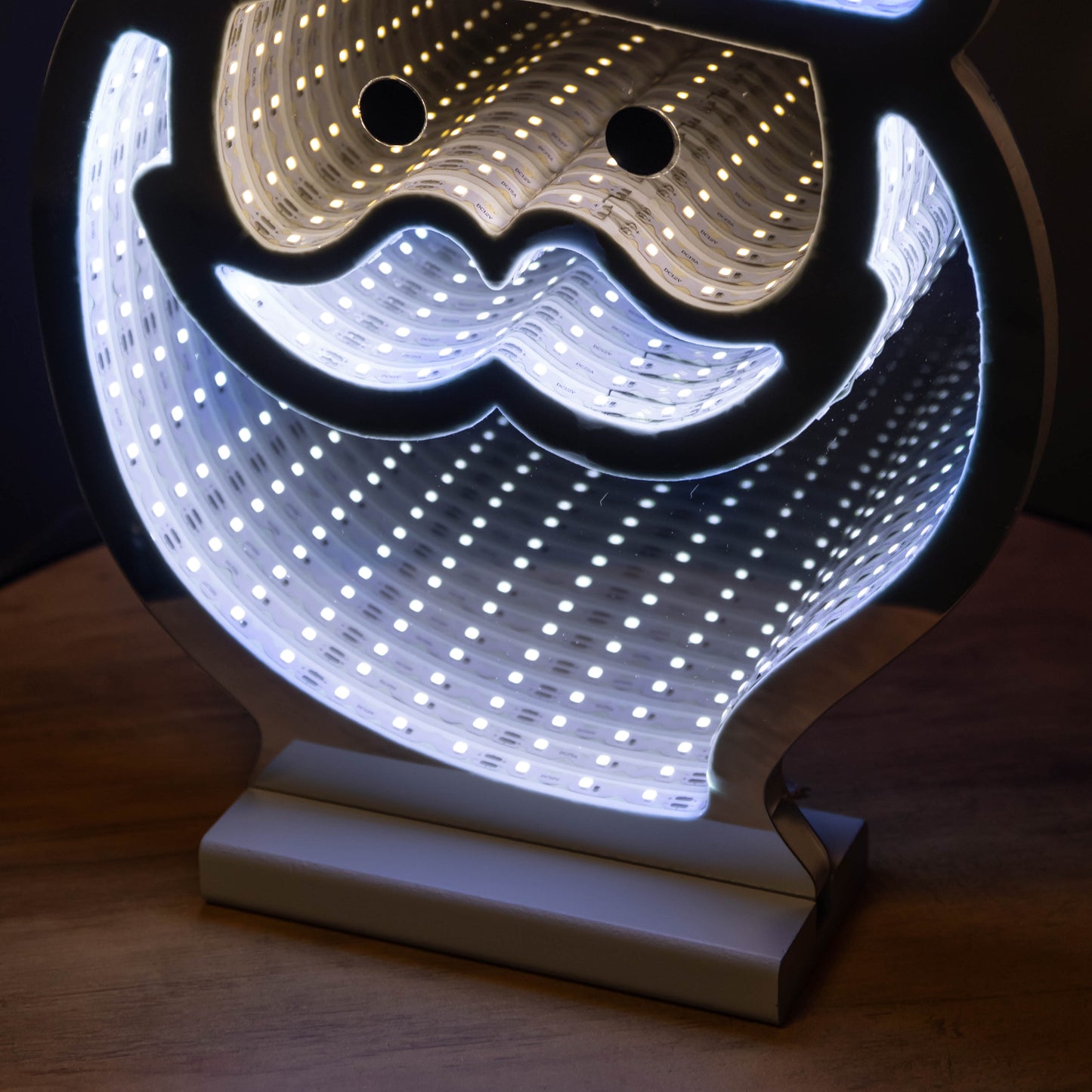 40cm Light up Santa's Face Infinity Christmas Decoration with Red and White LEDs