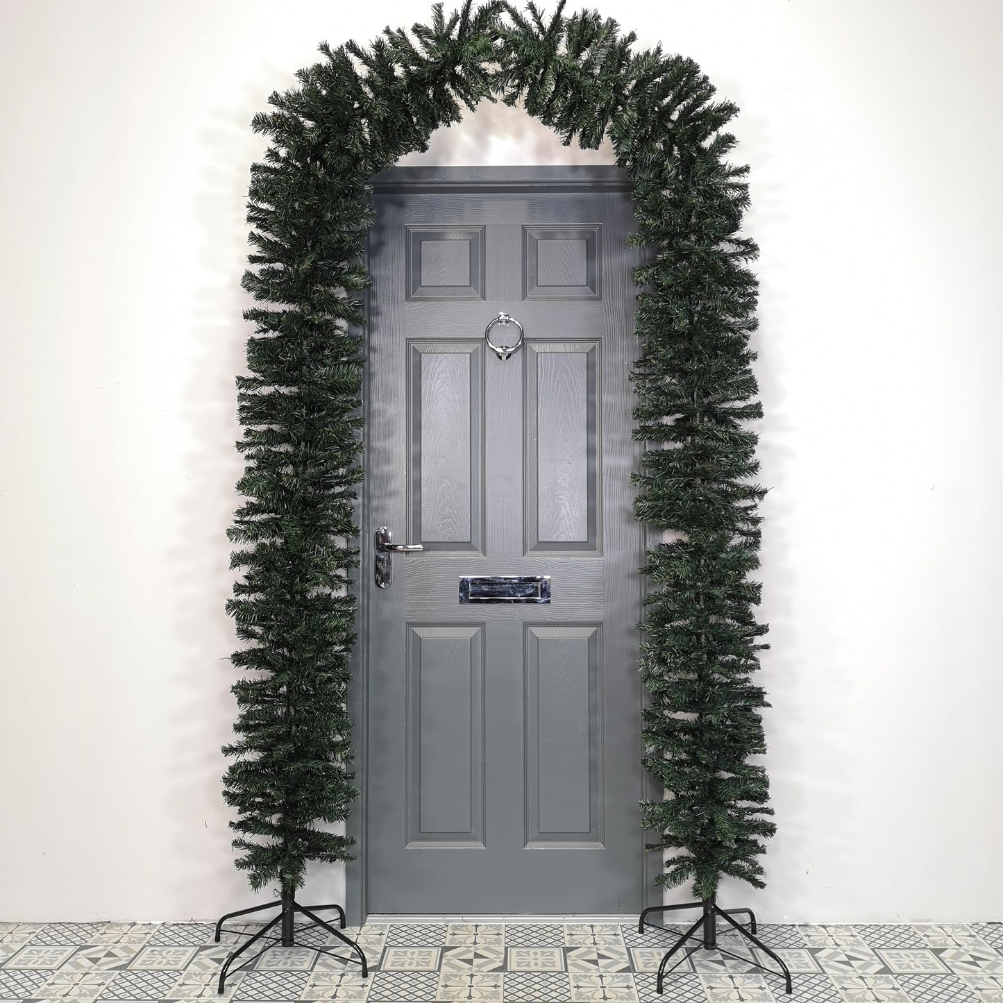 Factory Seconds: 2.4m (8ft) Tall Single Door Indoor Christmas Tree Arch in Green