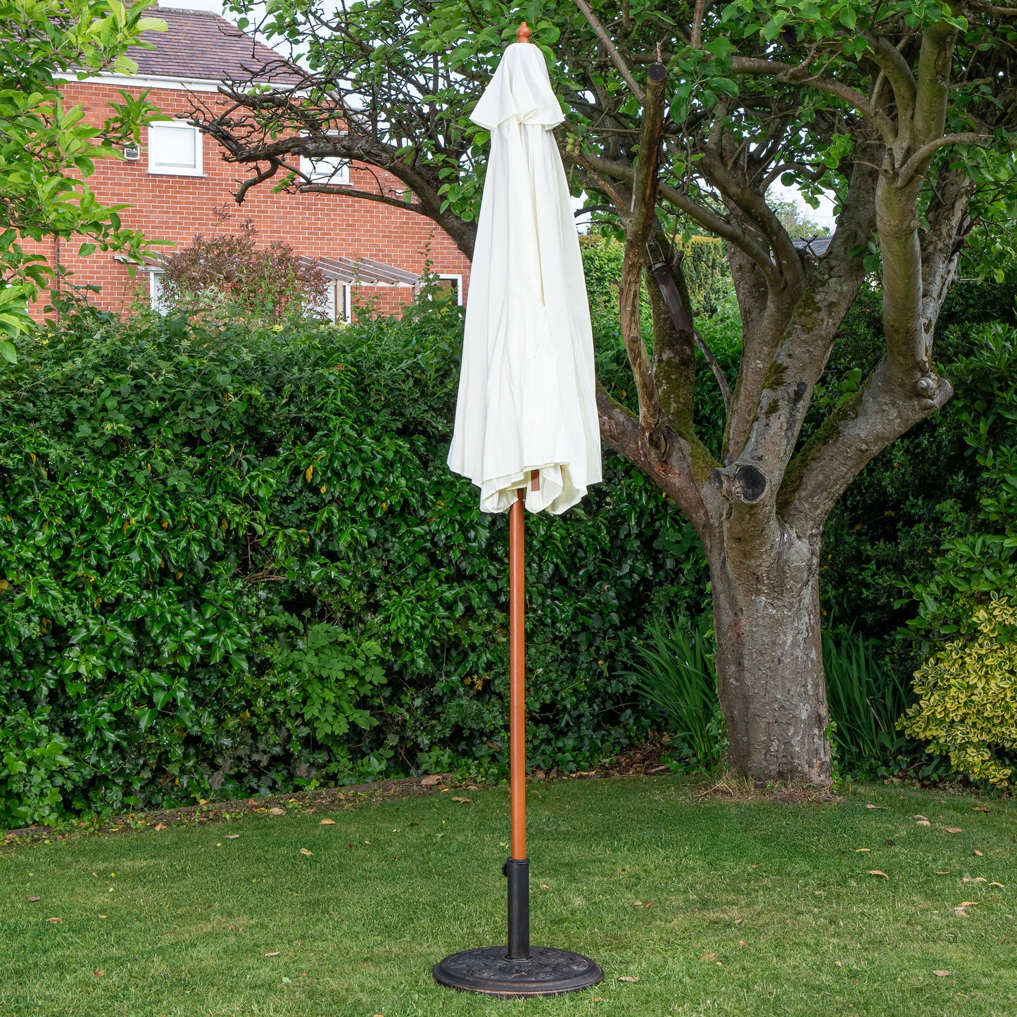 Samuel Alexander 2.7m Outdoor Wooden Garden Parasol Sun Shade with Carry Bag in Cream