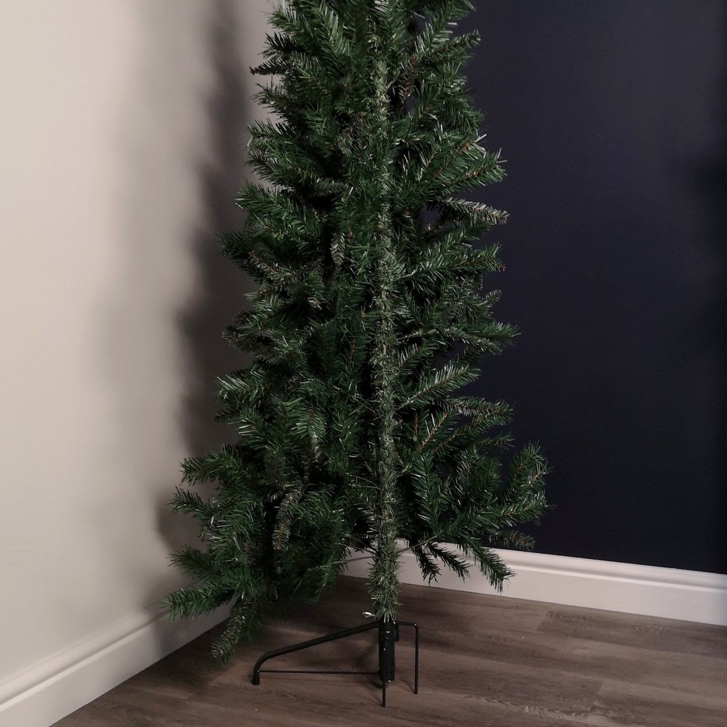 Factory Seconds: 6.5ft (2m) Dual Purpose Corner and Half Wall Artificial Plain Green Christmas Tree