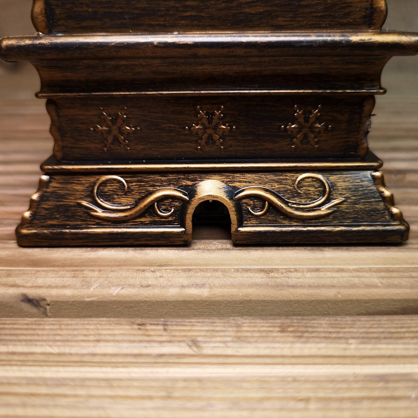 27cm Dual Power LED Christmas Glitter Water Spinner Rustic Lantern Snowman Scene