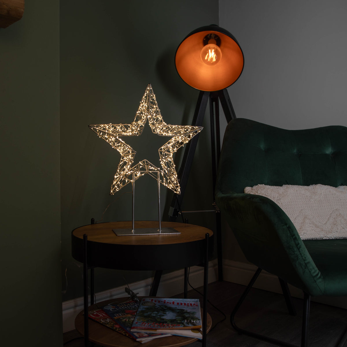 46cm Light up Dewdrop Christmas Star on Metal Stand with 720 Warm White LEDs
