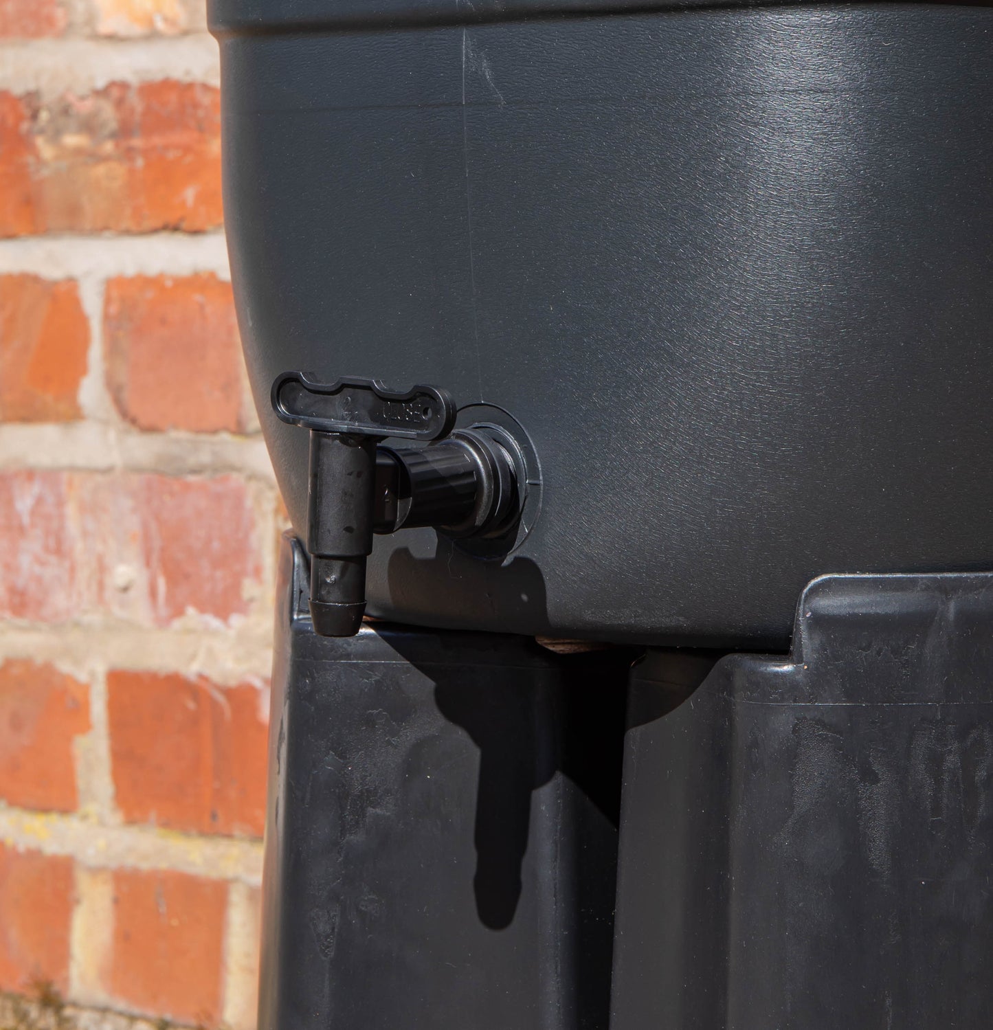 Strata 100 Litre Slimline Garden Water Butt with Filter Kit & Stand