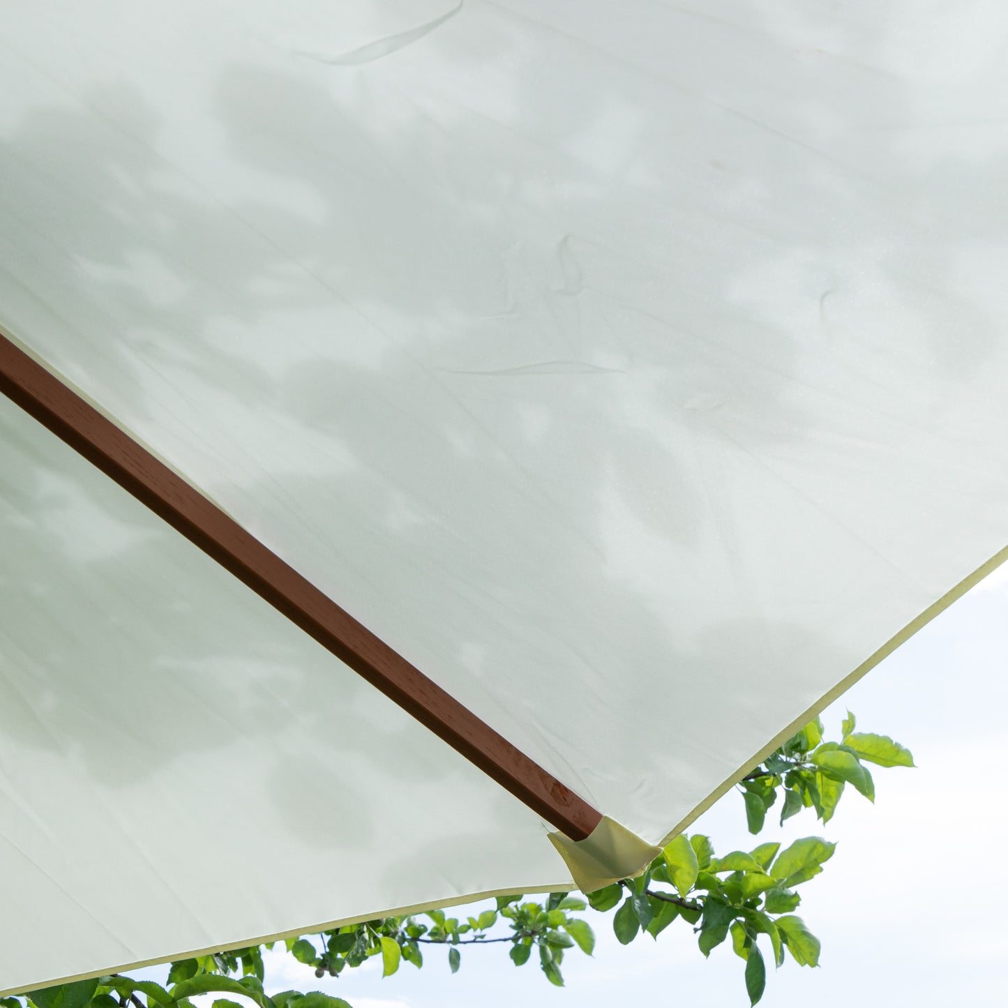 Samuel Alexander 2.7m Outdoor Wooden Garden Parasol Sun Shade with Carry Bag in Cream