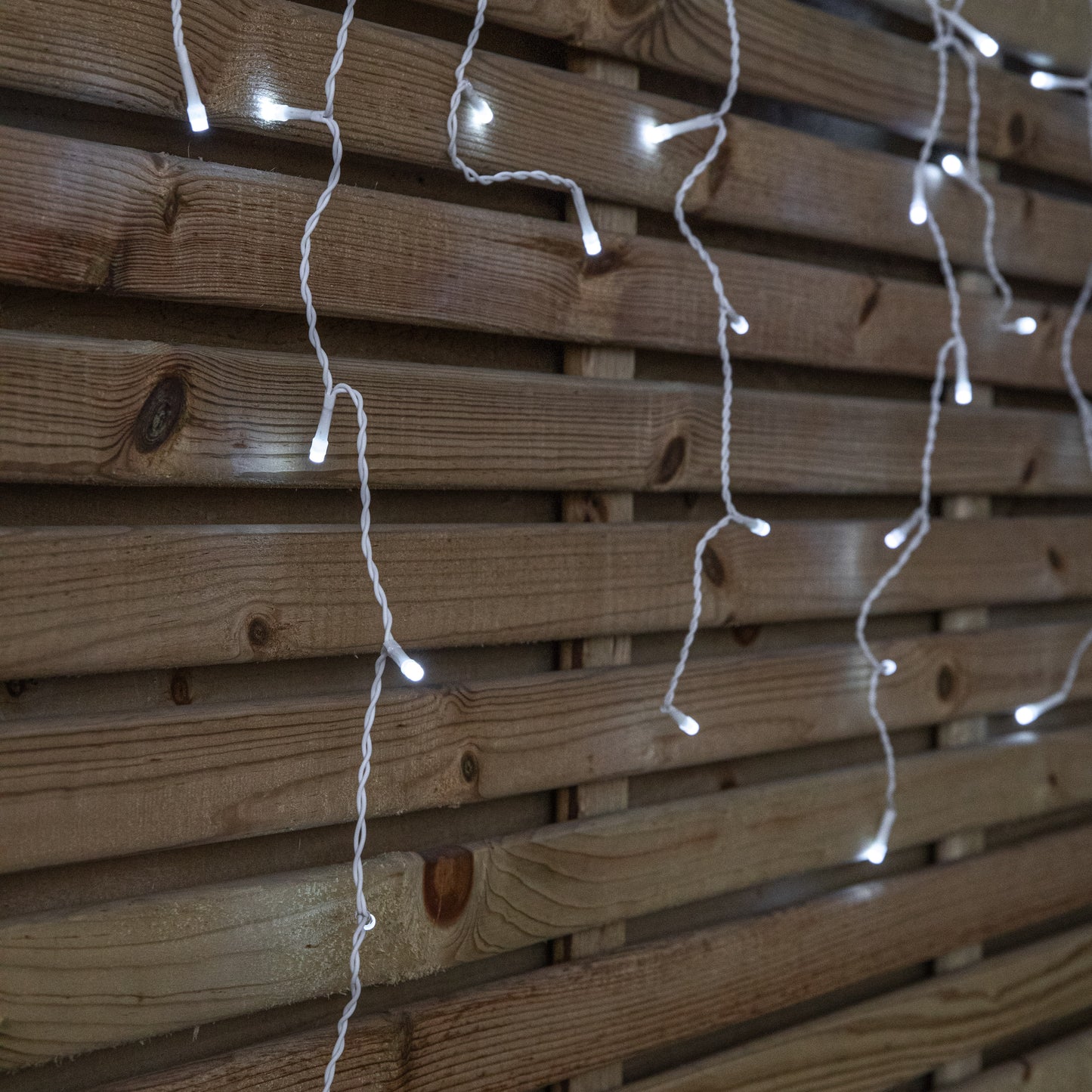 7.5m 300 LED Frosted IcicleBrights Christmas String Lights in Cool White