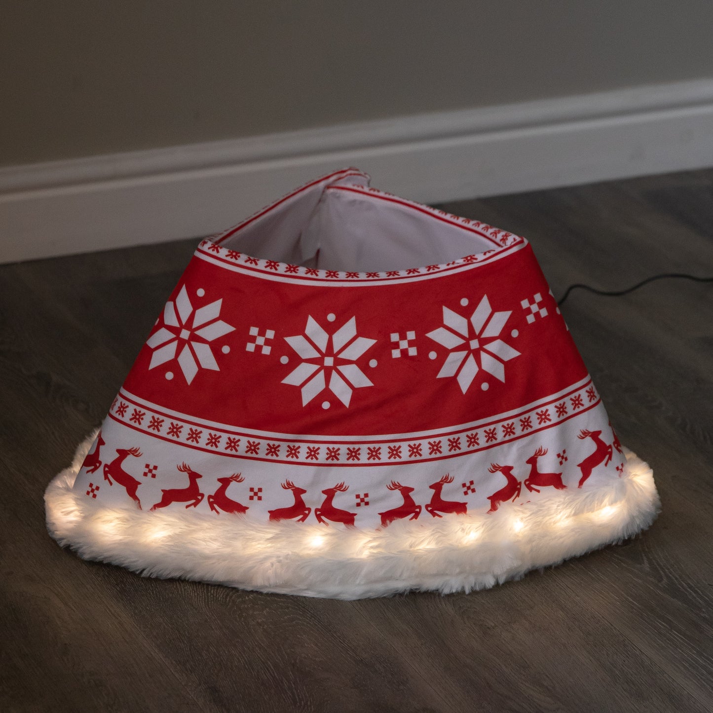 60cm USB Powered Light up Snowflake & Reindeer Christmas Tree Collar with LEDs