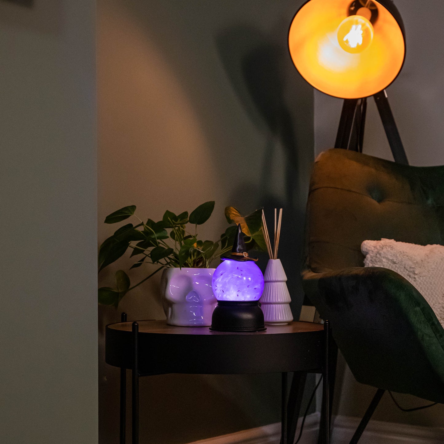 20cm Battery Operated Light up Purple Witch's Hat Water Globe Decoration