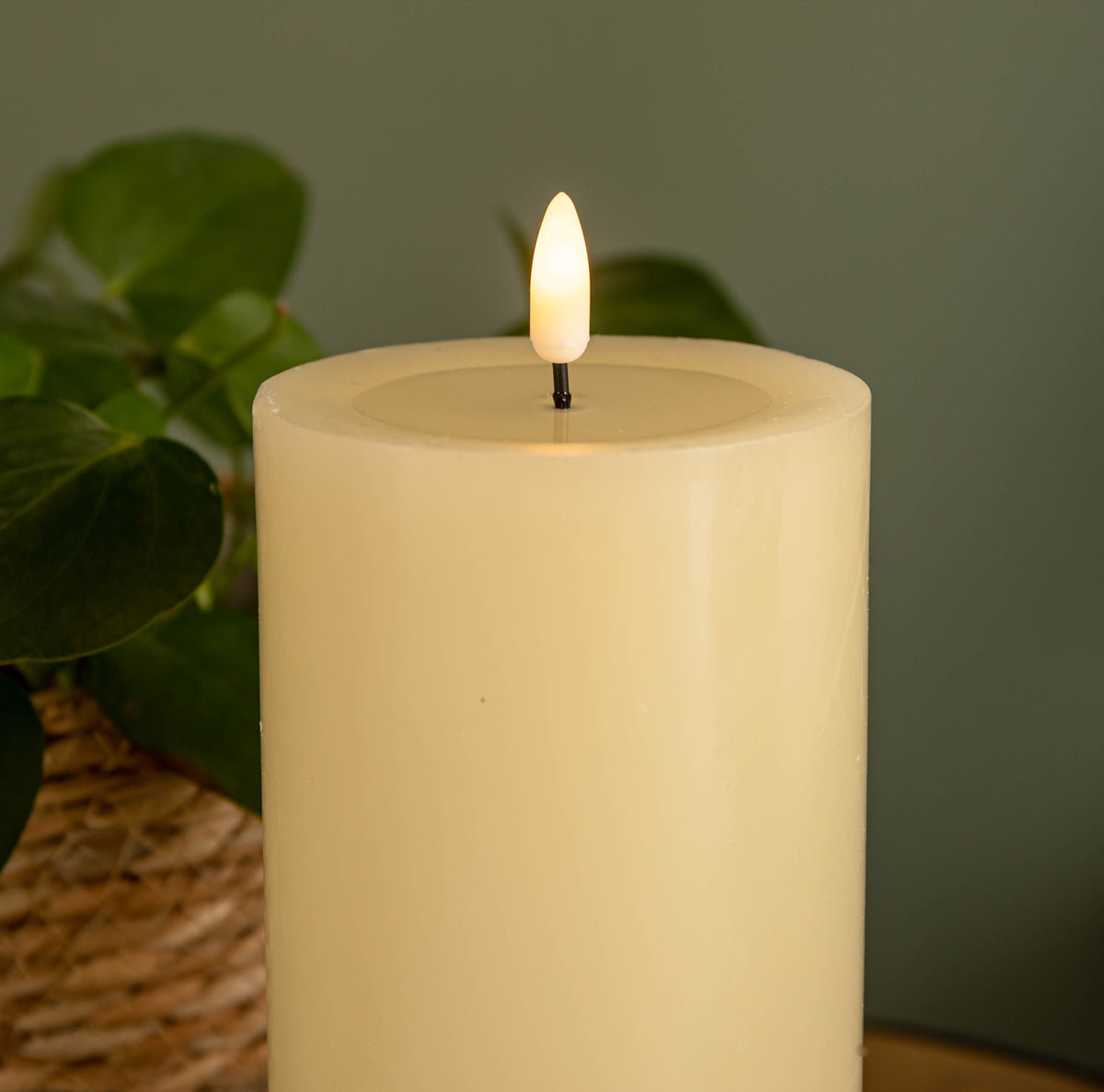 9cm x 23cm Cream Wax Melted Pool Effect Candle with Timer Function and Warm White LED