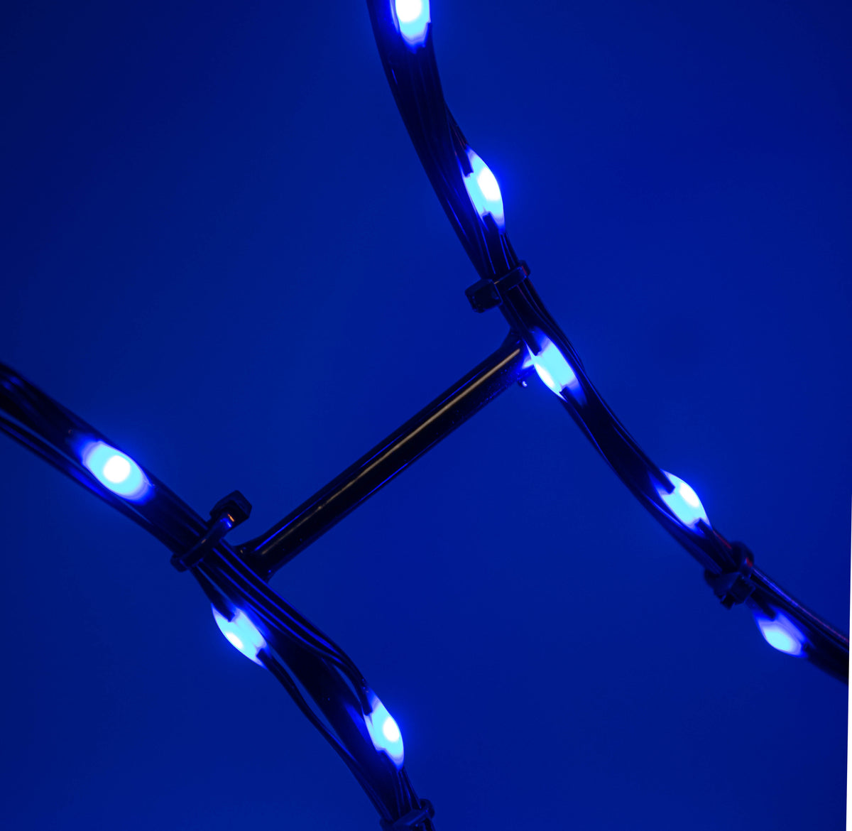 78cm Metal Hanging Christmas Bauble with 245 Static & Twinkling LEDs in Blue & White