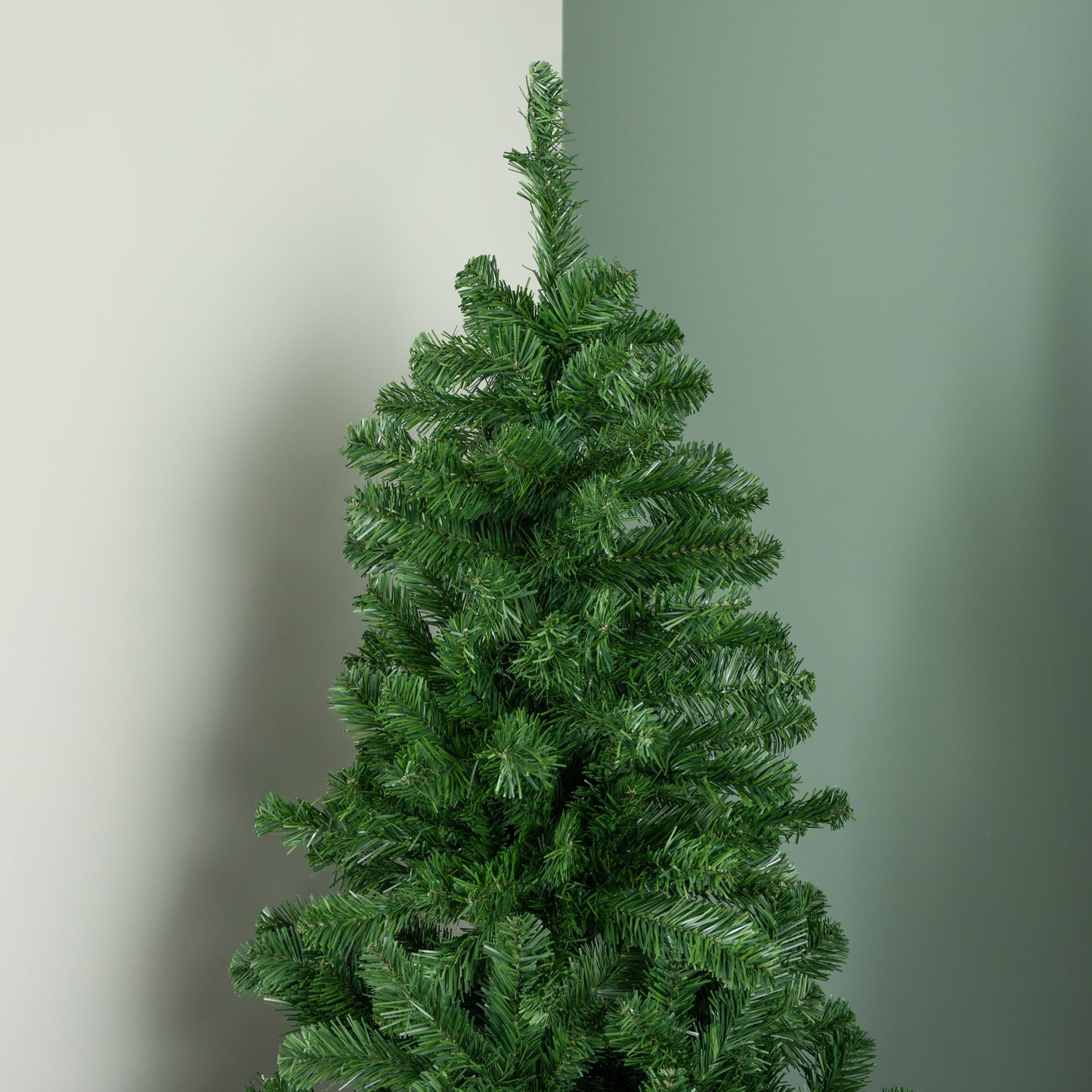 5ft (1.5m) Imperial Pine Christmas Tree With 340 Tips and Metal Stand