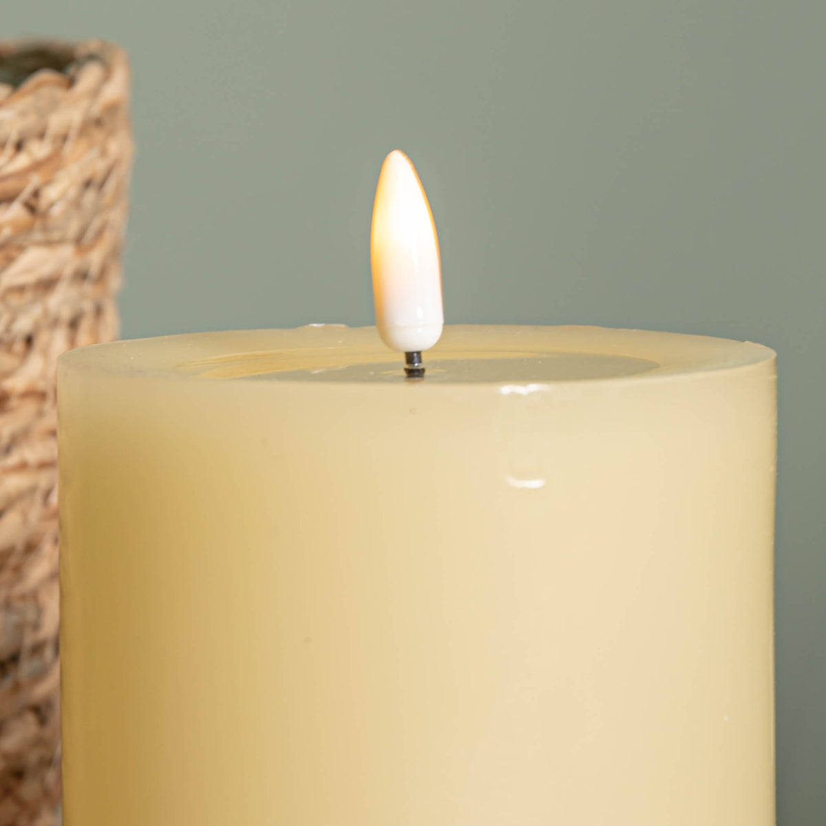 9cmx13cm Cream Wax Melted Pool Effect Candle with Timer Function and Warm White LED