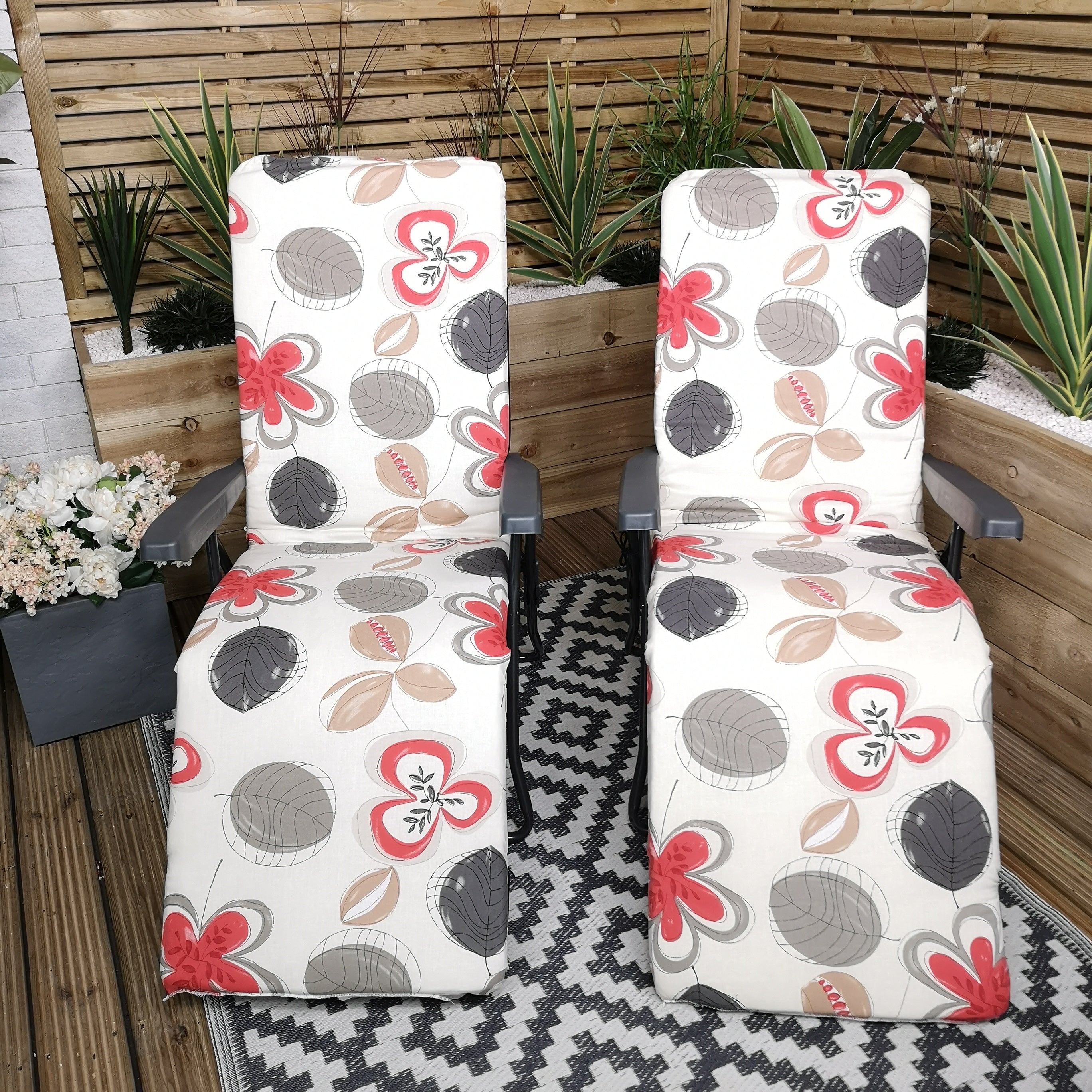 Set of 2 Padded Outdoor Garden Patio Recliner / Sun Lounger with Flowers