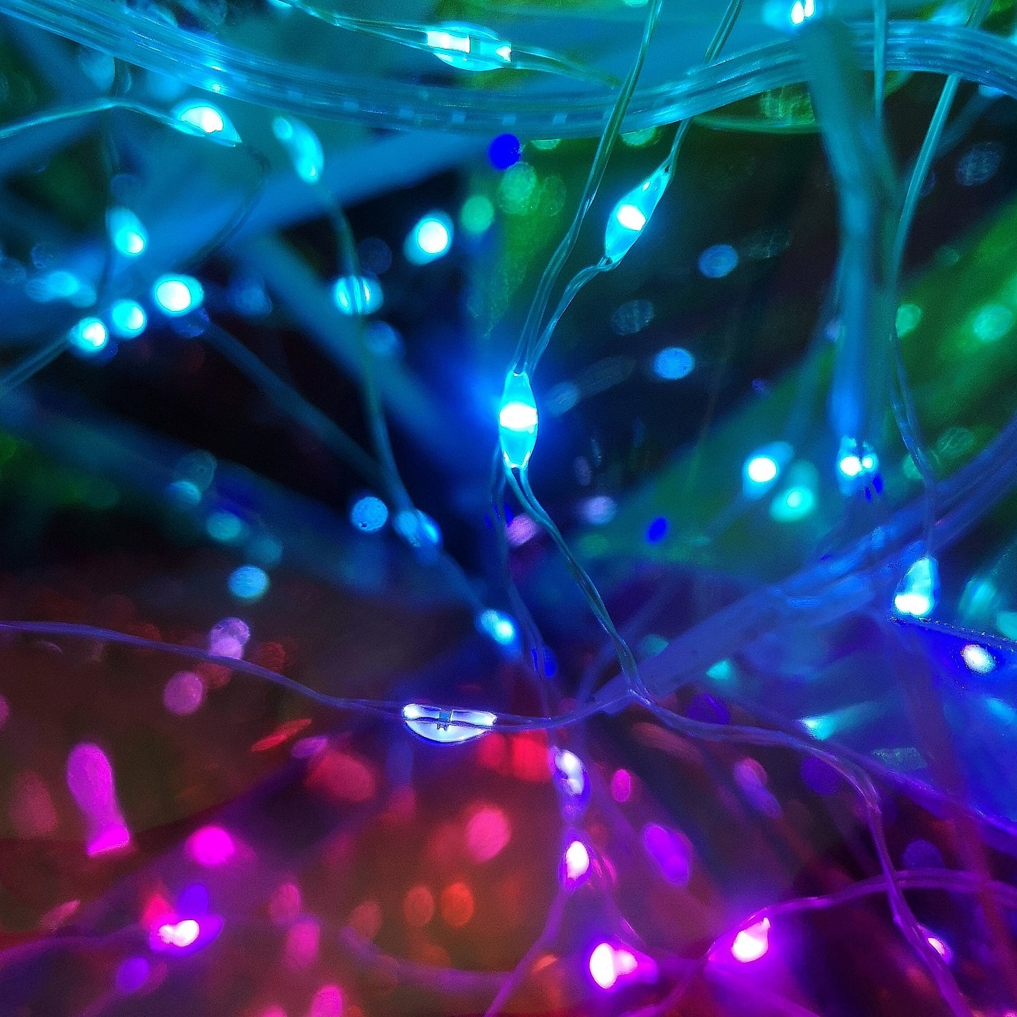 Factory Seconds: 1.4m Light up Standing Dreamlights Iridescent Christmas Stag with 600 White LEDs