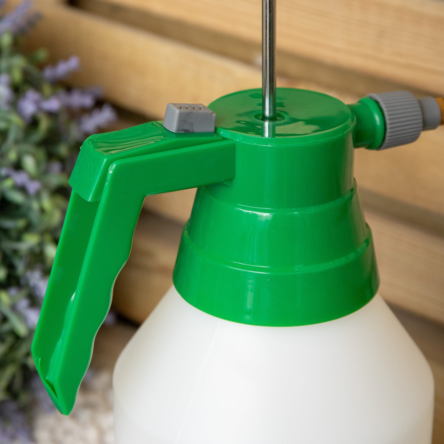 1.5 Litre Hand Held Pressure Sprayer Bottle