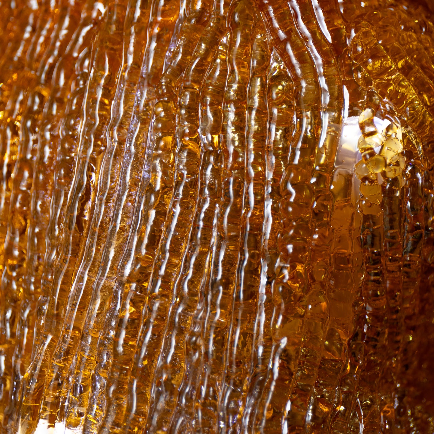 20cm Battery Operated Light up Acrylic Christmas Reindeer Decoration with 16 Ice White LEDs