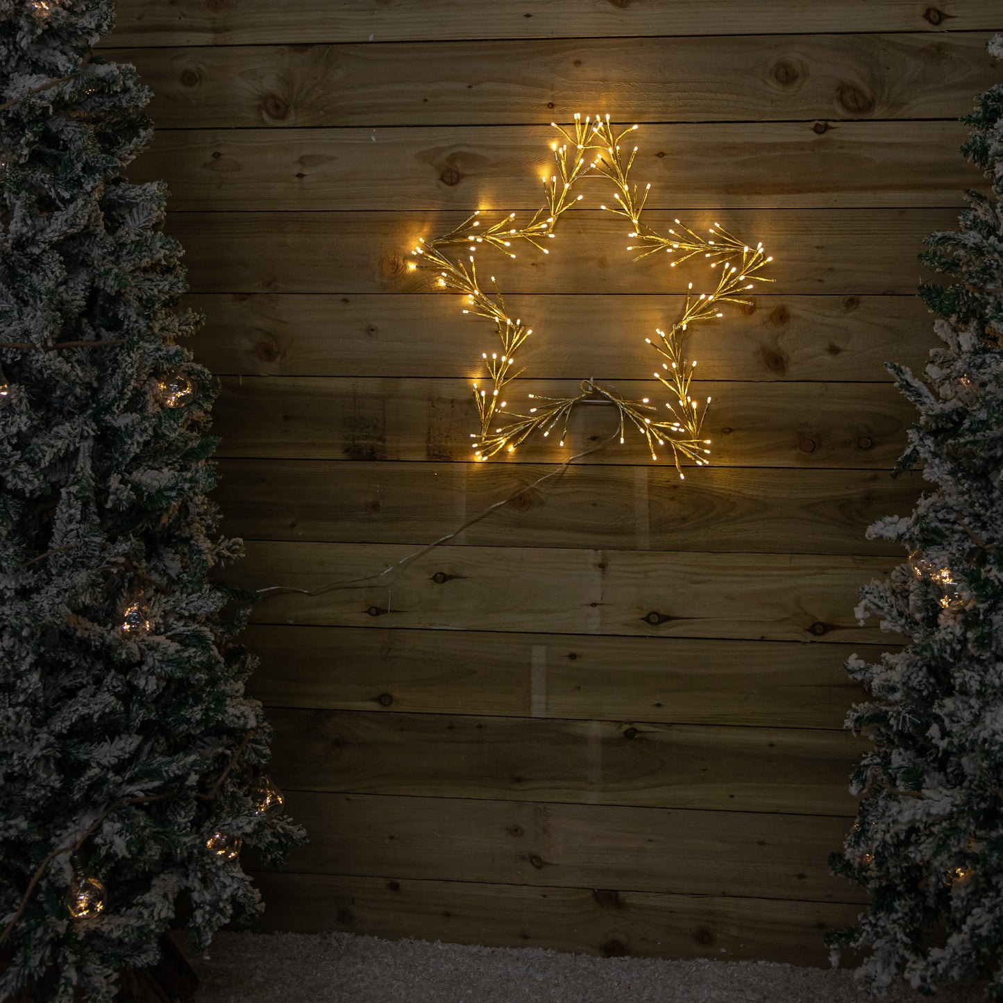 60cm Light up Gold Christmas Star with 150 Static and Flashing Warm White LEDs