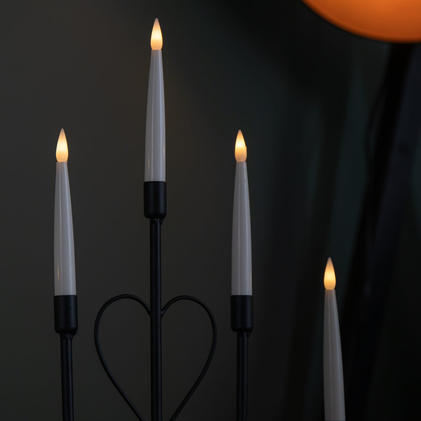 32cm Battery Operated Light up Black Metal Heart Christmas Candlebridge with 5 Warm White LEDs
