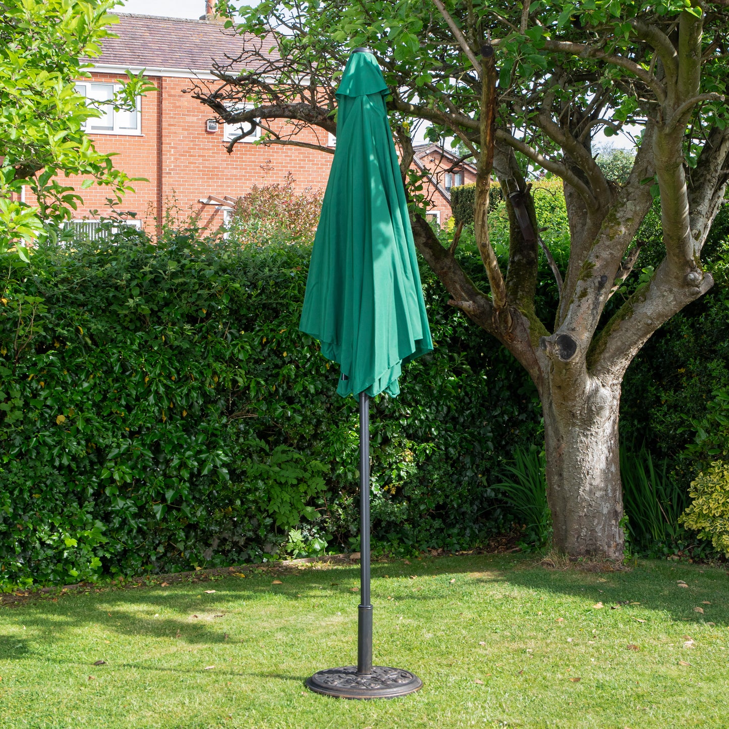 Samuel Alexander 2.7m Havana Garden Patio Parasol with Crank Handle in Green