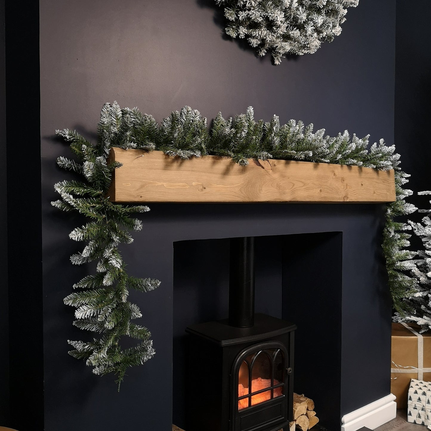 2.7m x 25cm Snow Tipped Plain Christmas Garland with 200 Tips