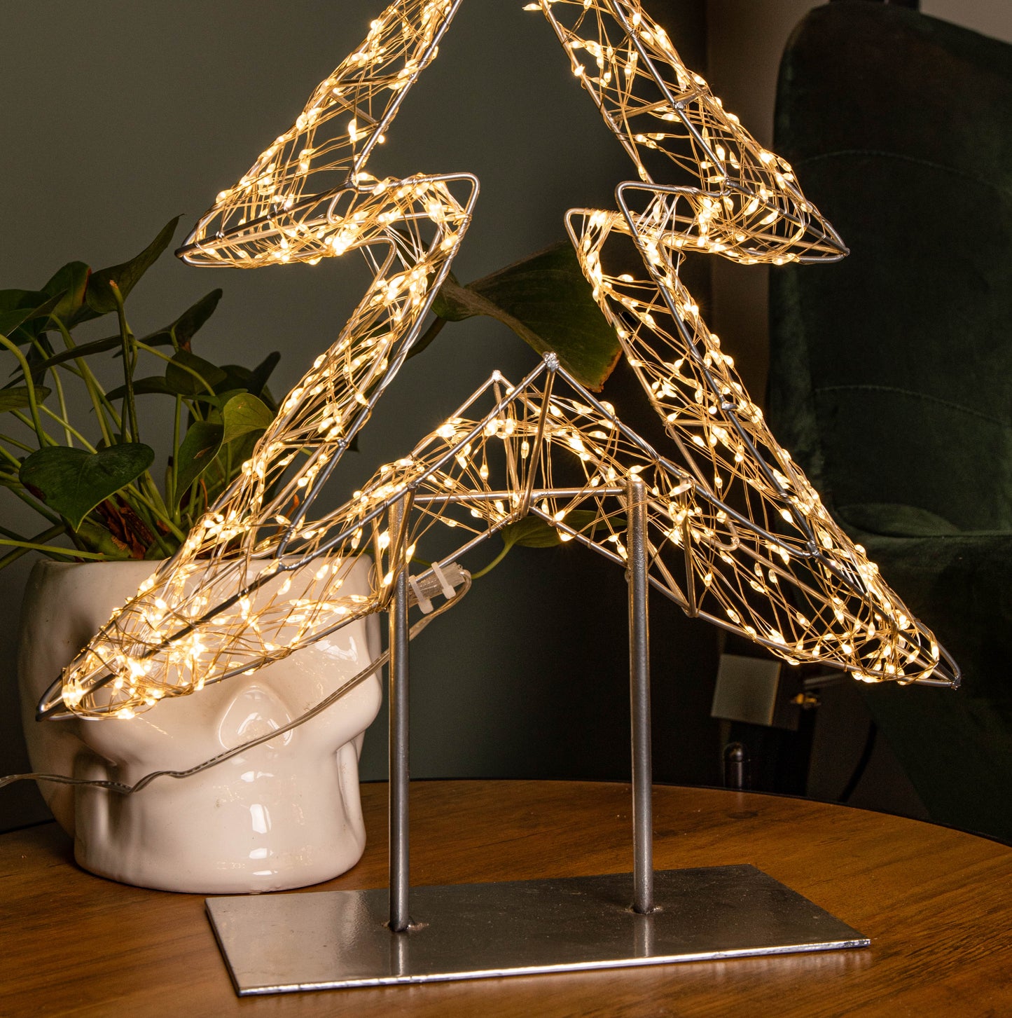 47cm Light up Dewdrop Christmas Tree on Metal Stand with 720 Warm White LEDs