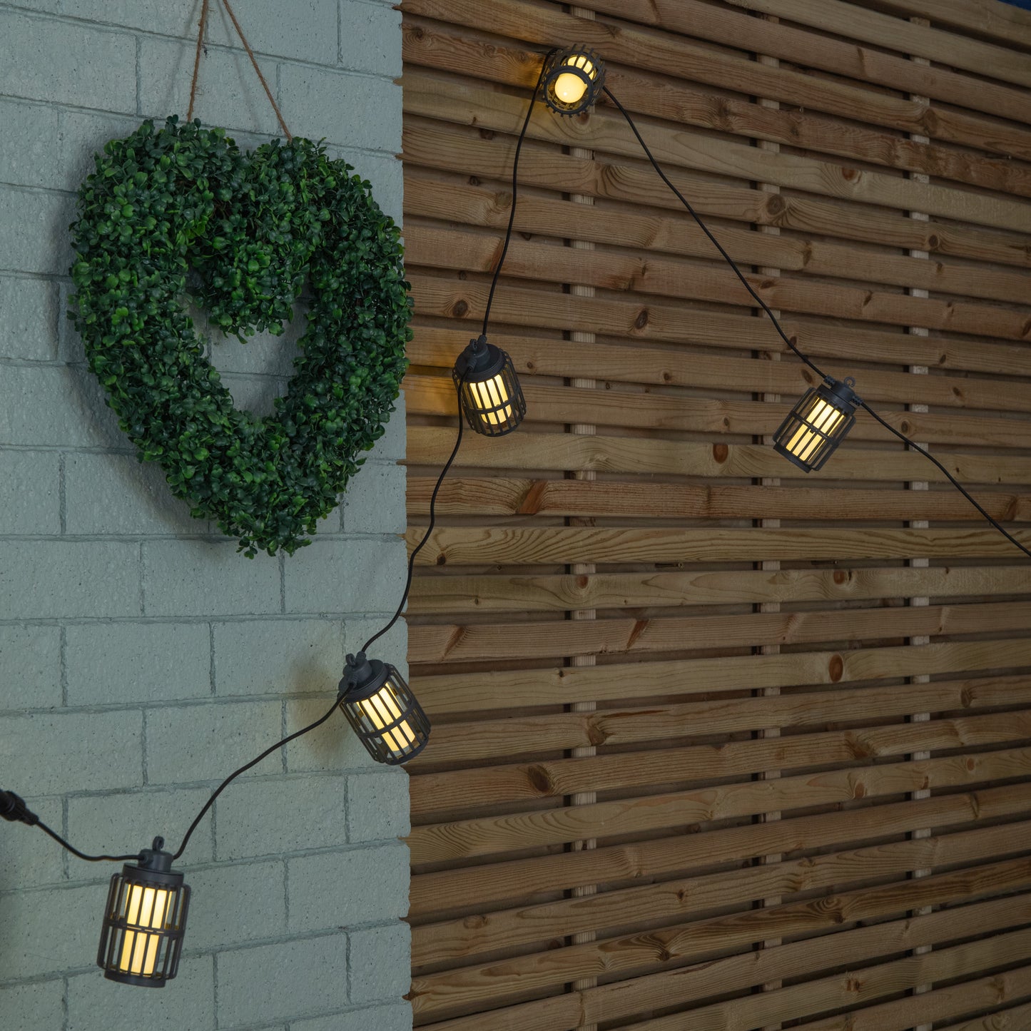 4.5m Set of 10 Connectable Urbane String Lights with Warm White LEDs
