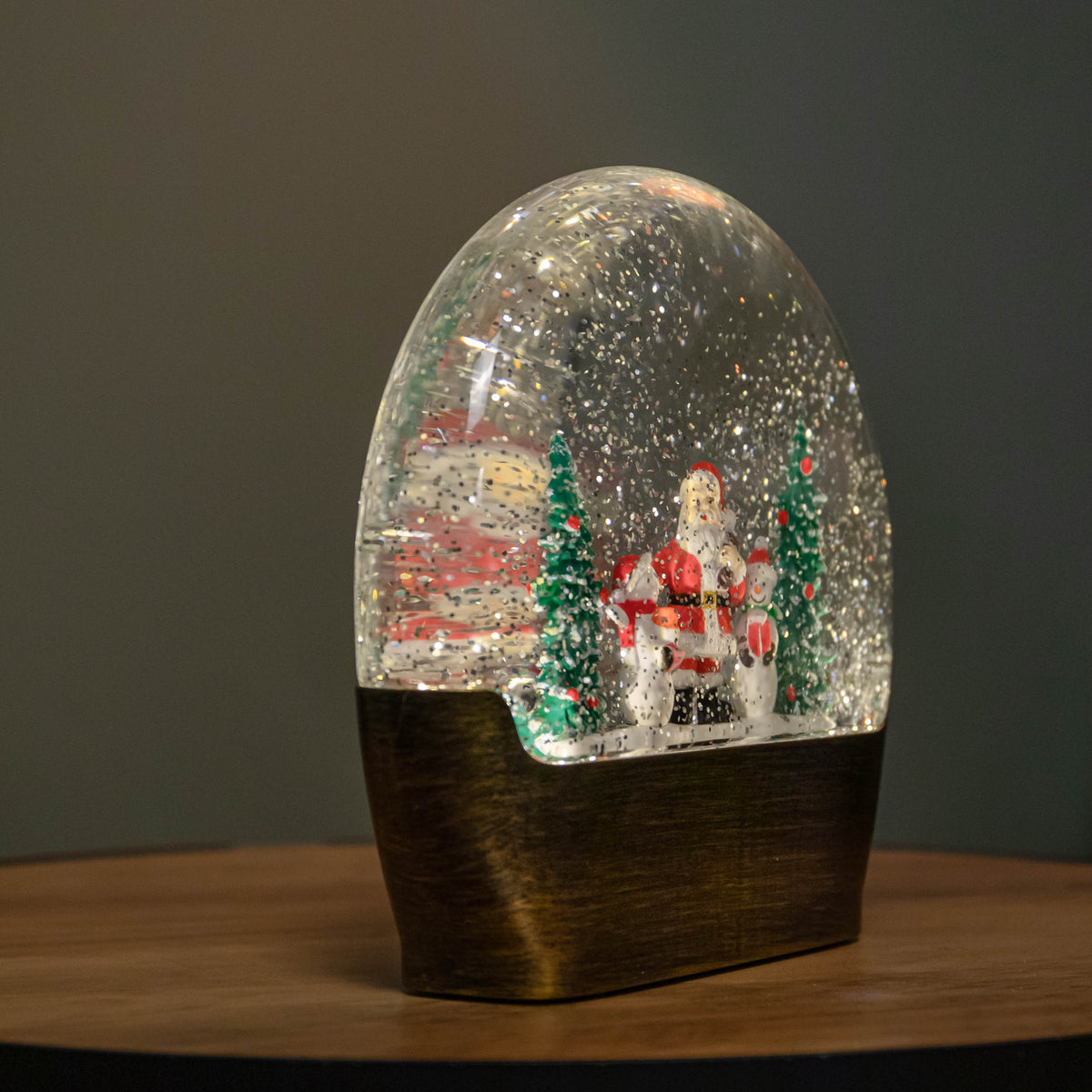 19cm Battery Operated Light up Christmas Water Dome with Santa & Snowman Scene