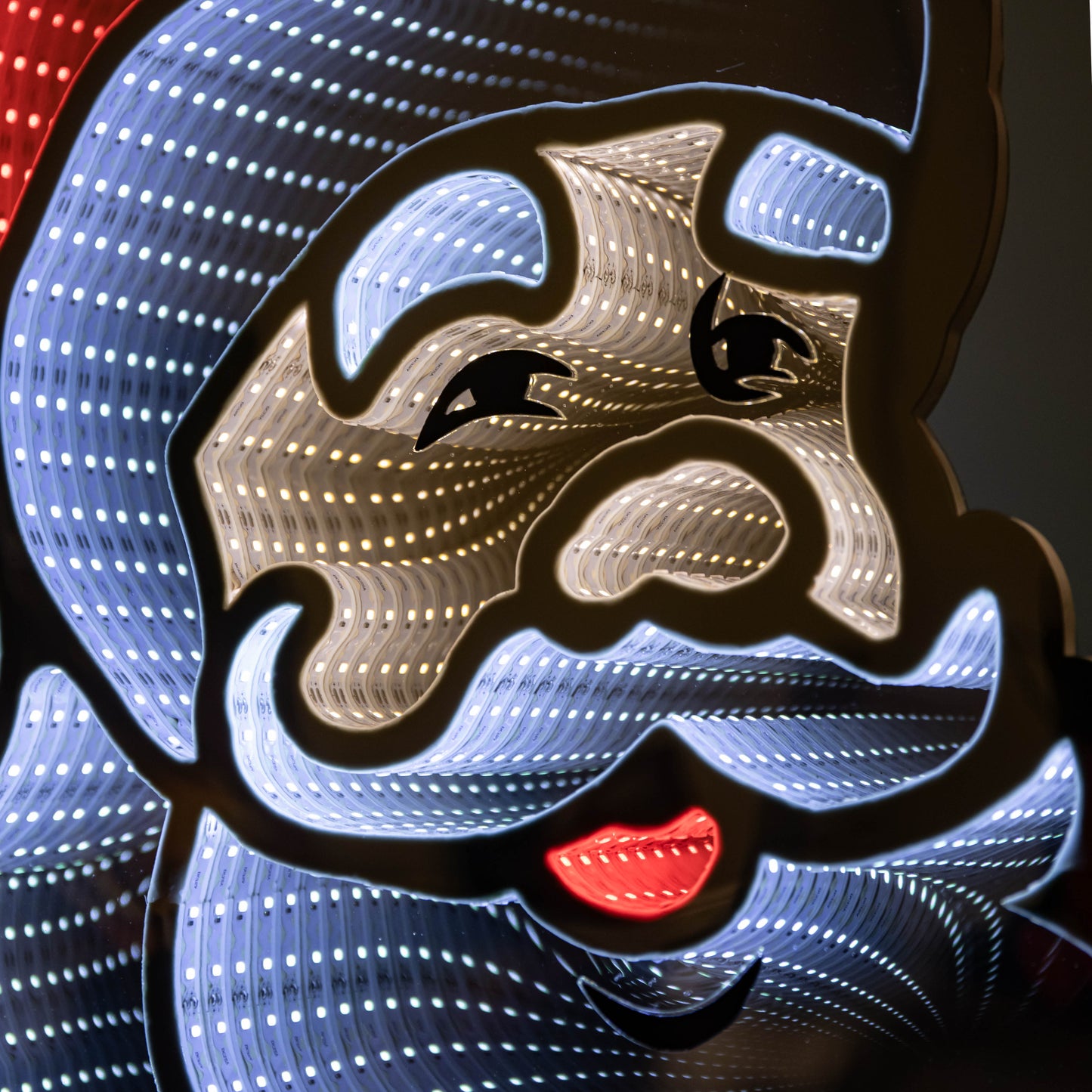 60cm Light up Santa's Face Infinity Christmas Decoration with Red & White LEDs