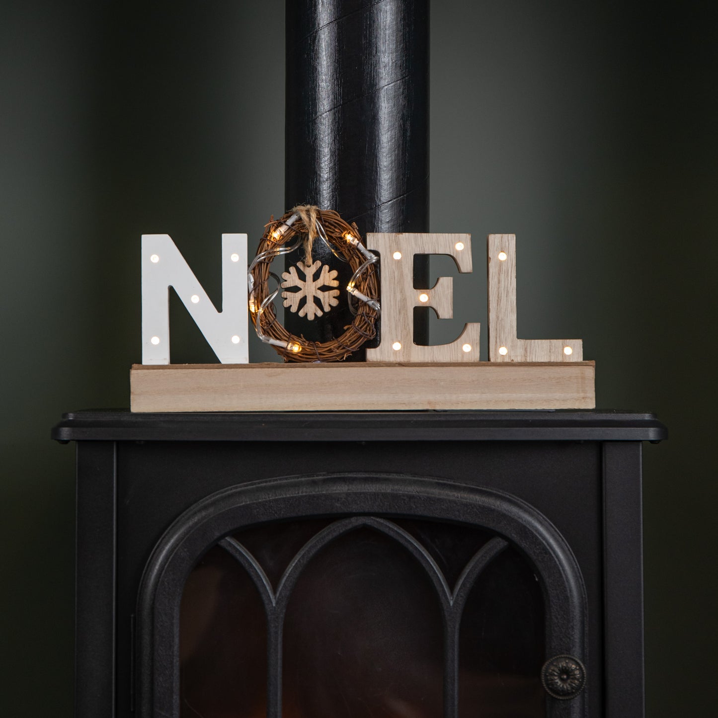 12cm Battery Operated Light up Wooden Noel Christmas Decoration with Snowflake & 18 Warm White LEDs