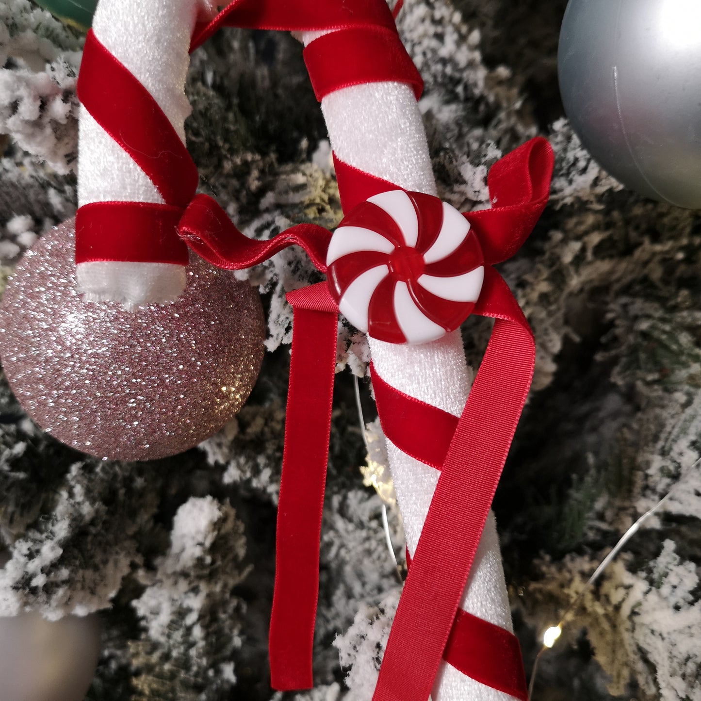 29cm Red and White Stripe Hanging Christmas Candy Cane Decoration