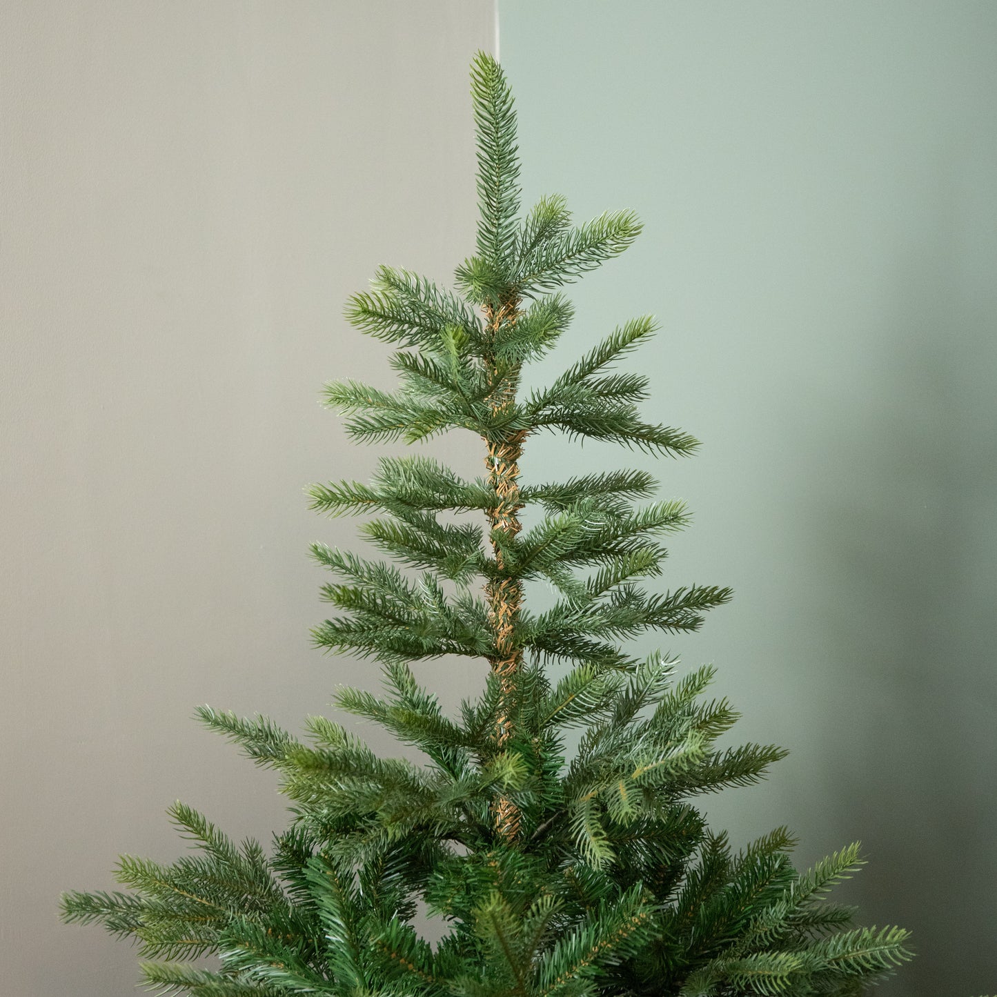 4ft (1.2m) Green Grandis Fir Real Look Christmas Tree with Metal Stand