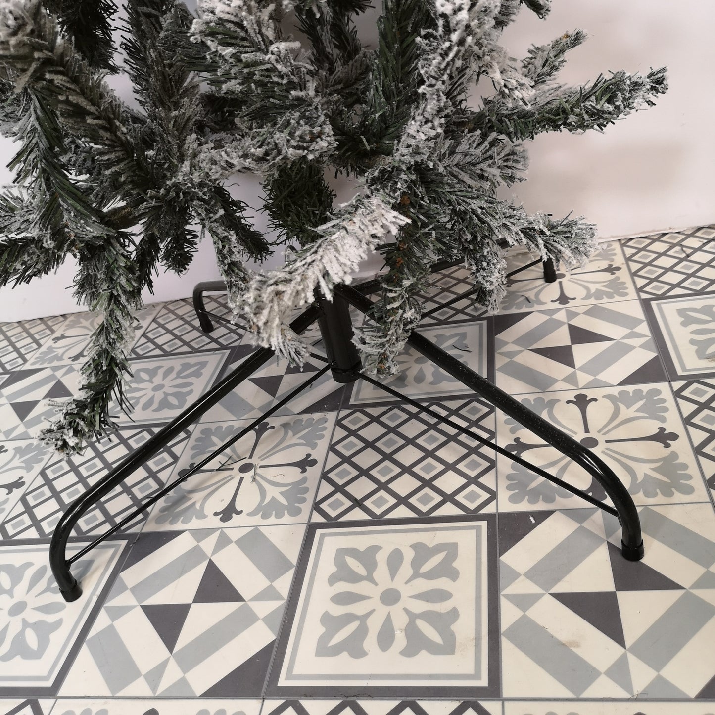 Factory Seconds: 8ft Indoor Flocked PVC Christmas Tree Arch with Snow Tips and Flat Top