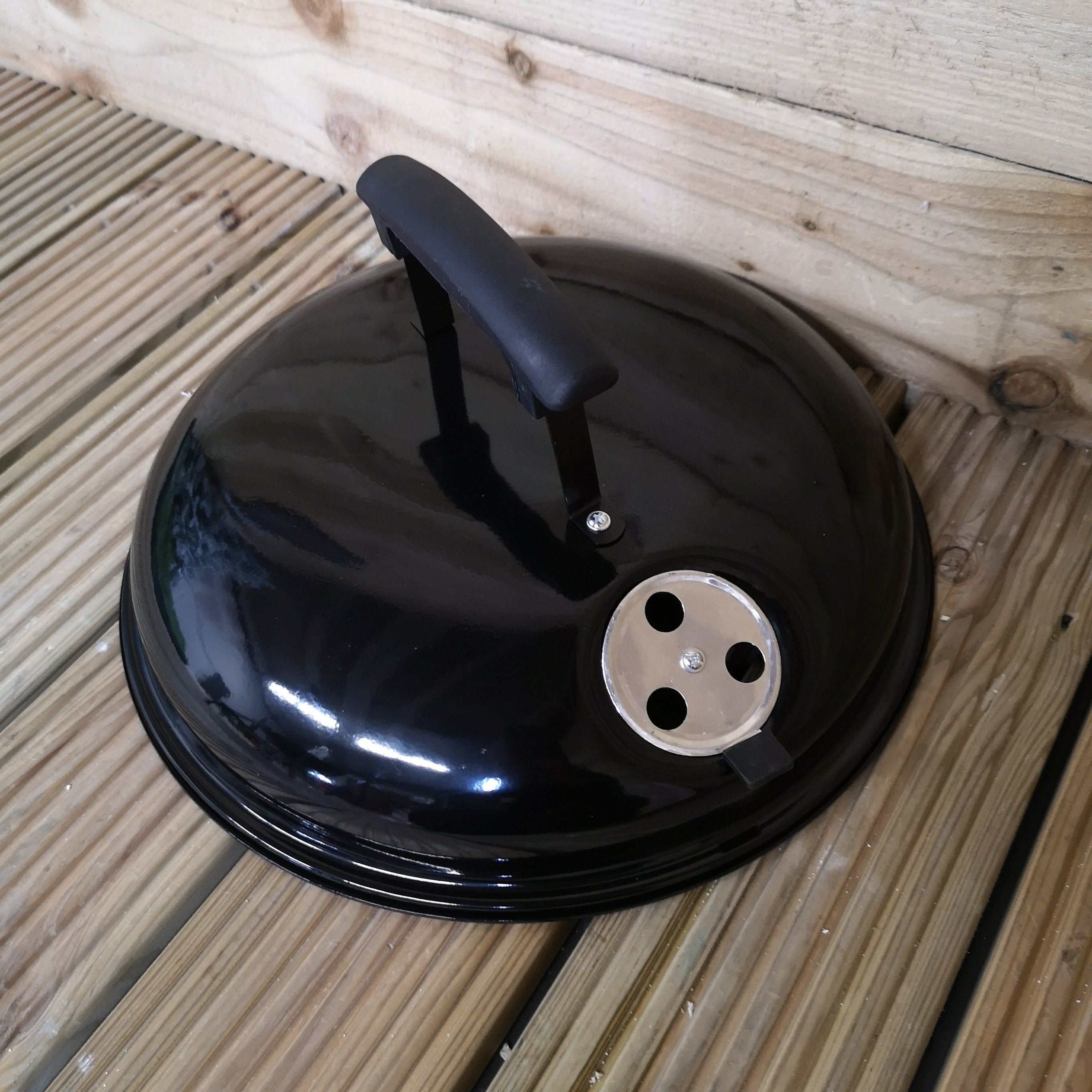 37cm Portable Black Enamel Vented Kettle BBQ with Lid Ideal for Garden or Camping