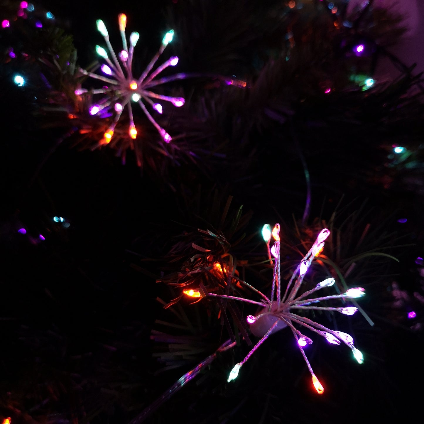 200 LED 10 Starburst Premier Christmas Multi Function Battery Timer Lights in Rainbow