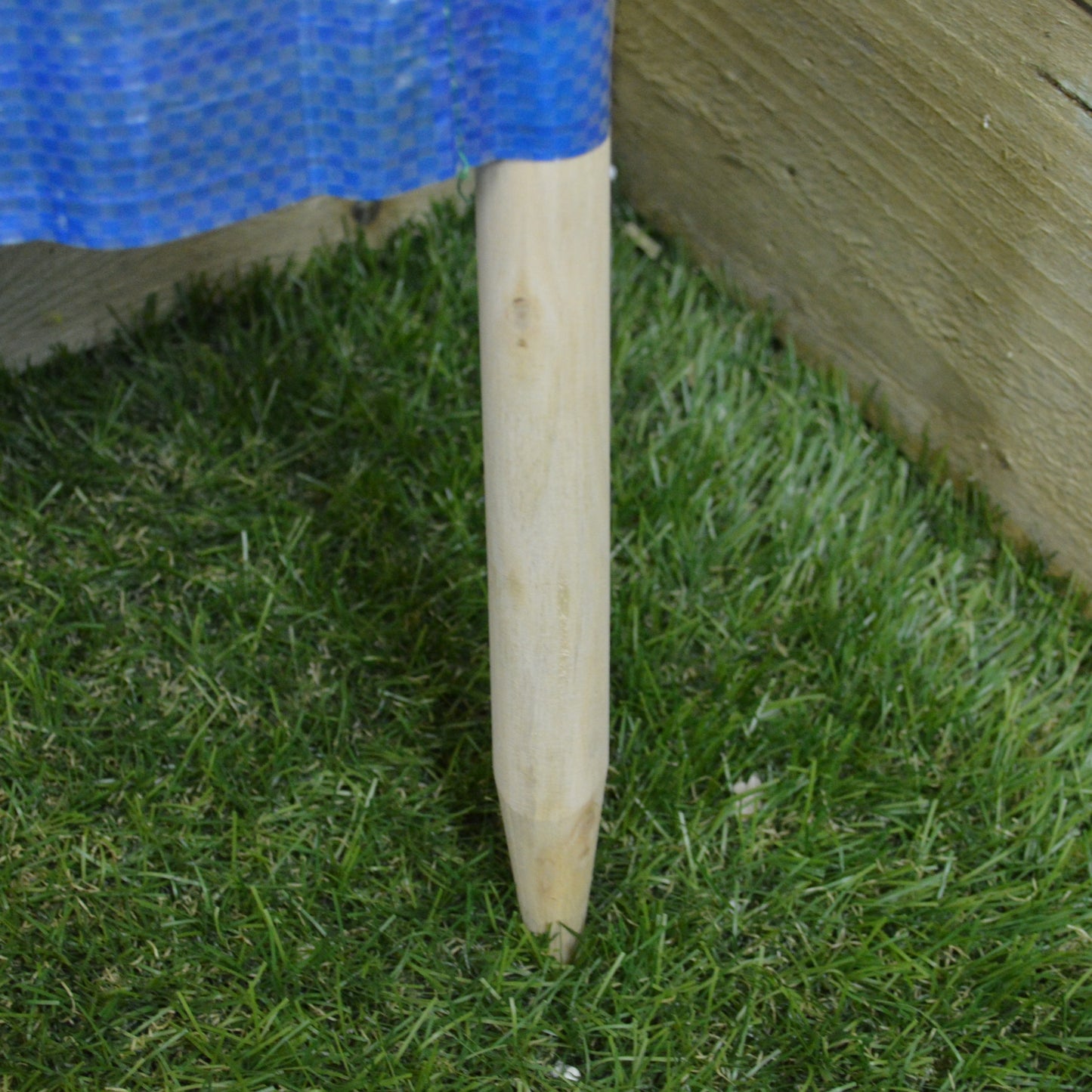 15.2ft (4.6m) Long 1m High 8 Pole Beach / Camping Windbreak / Wind Break