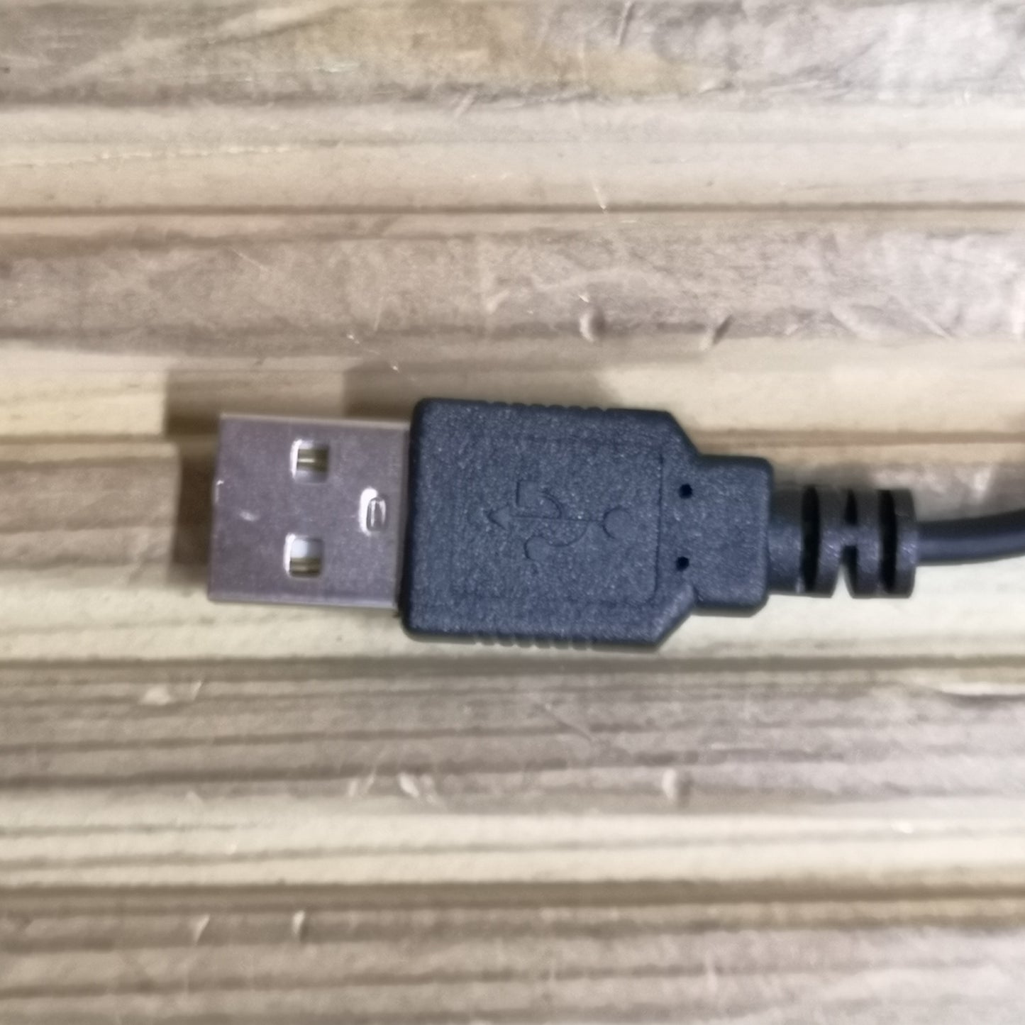 60cm LED Snowflake & Reindeer Christmas Tree Collar in Red and White