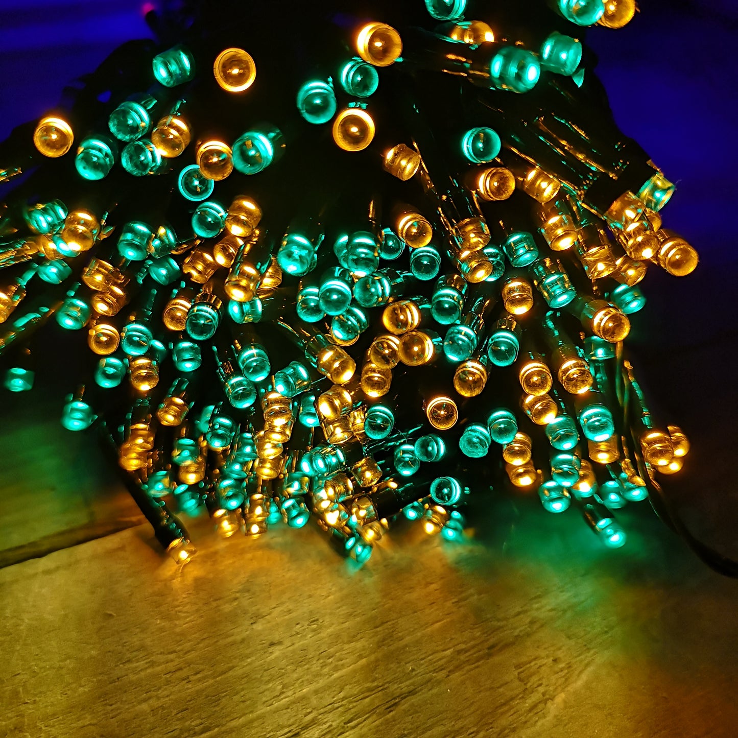 400 LED 40m Premier Christmas Indoor Outdoor Multi Function Battery Operated String Lights with Timer in Multicoloured