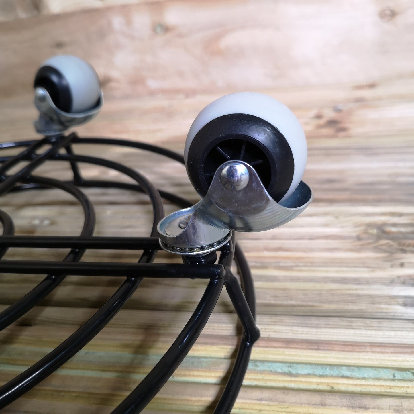 Pack of 2 Tom Chambers Handcrafted Heavy Duty Round Black Metal Garden Patio Plant Flower Pot Stand Caddy Trolley Dolly on Strong Metal Castor Wheels 37cm