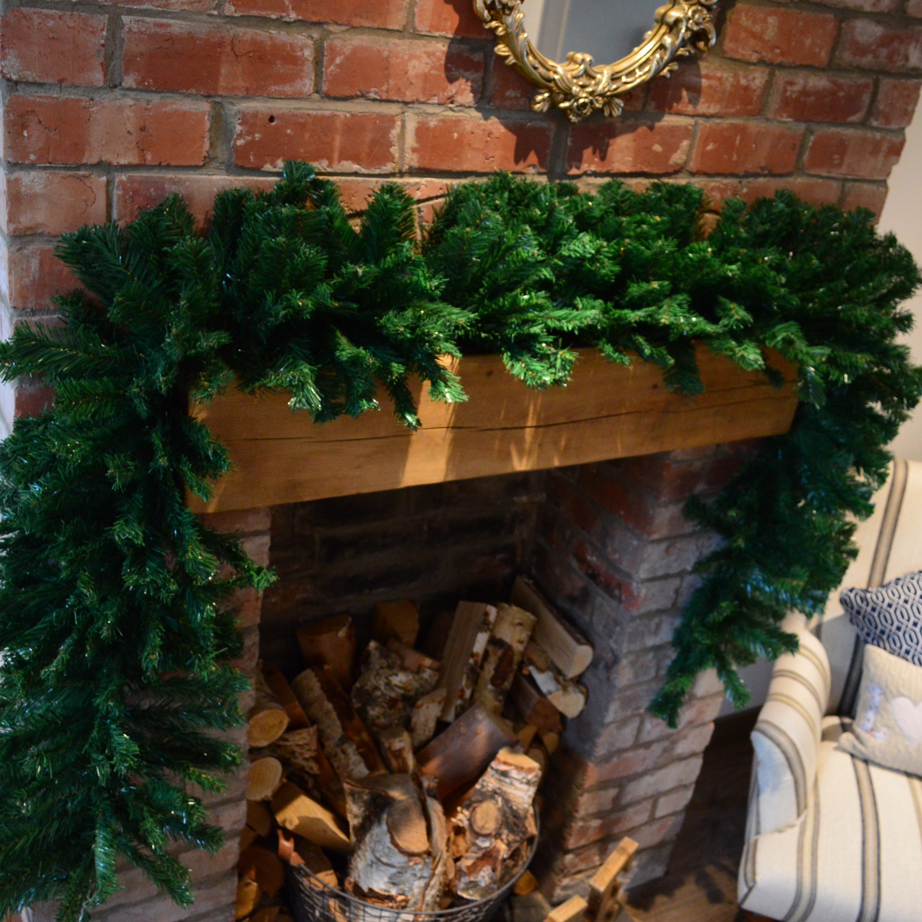 Choice of 6ft or 9ft Luxury Christmas Garlands with Plain / Snowy / Pine Cones