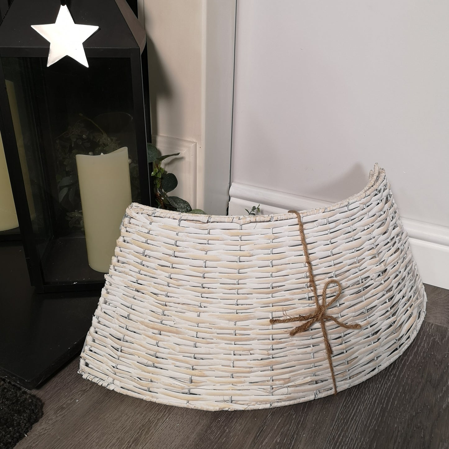 40/58cm Samuel Alexander KD Willow Christmas Tree Skirt Wicker Rattan- Medium White Wash