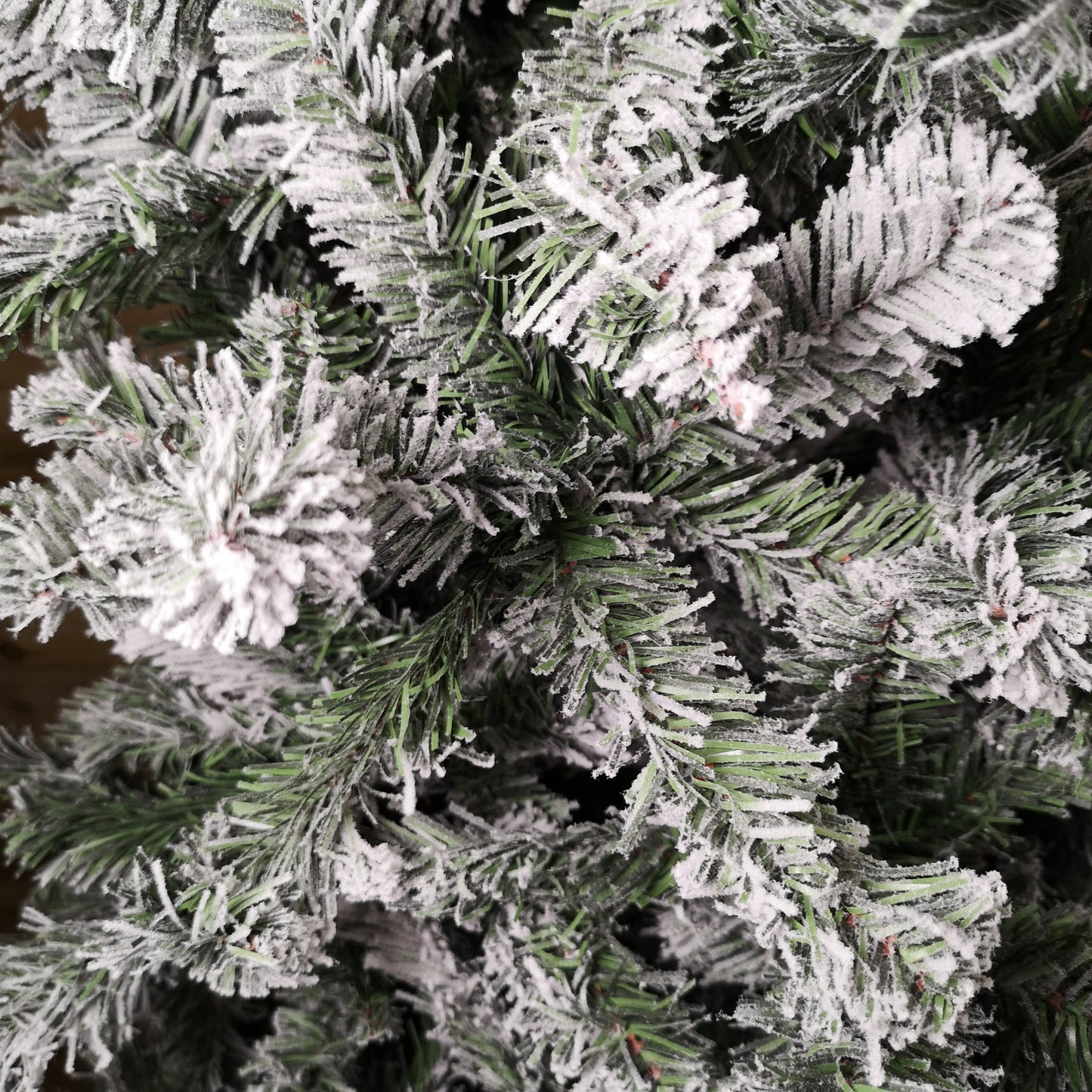 6ft (1.8m) Premier Flocked Woodcote Spruce PVC Hinged Christmas Tree