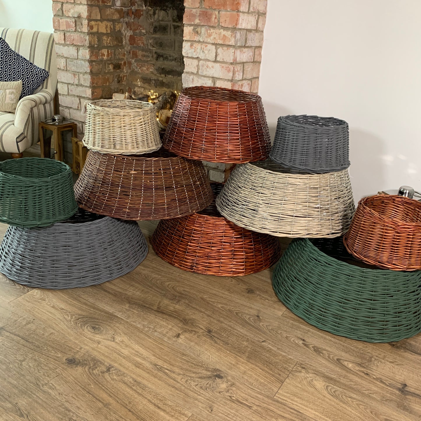 Samuel Alexander Luxury Natural Wicker Christmas Tree Skirt Choice of 3 Sizes & Colours